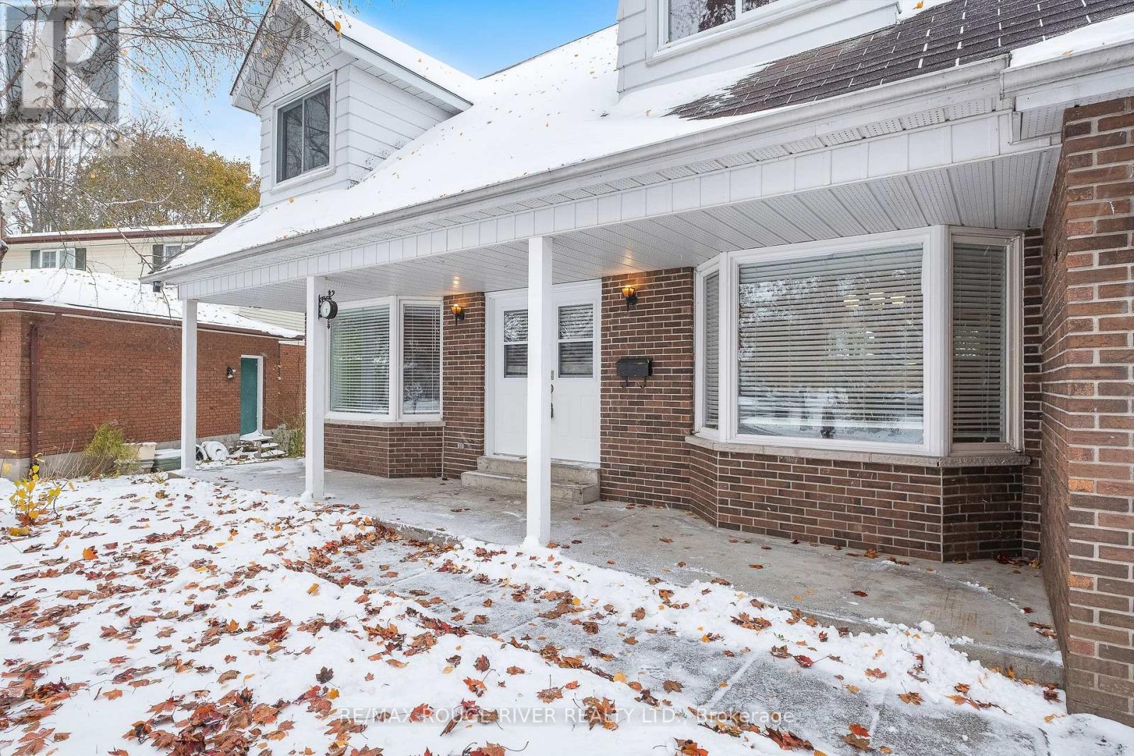 43 O'neil Crescent, Quinte West, Ontario  K8V 5Y5 - Photo 4 - X12536016