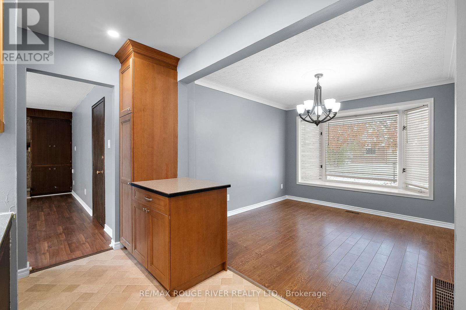 43 O'neil Crescent, Quinte West, Ontario  K8V 5Y5 - Photo 7 - X12536016