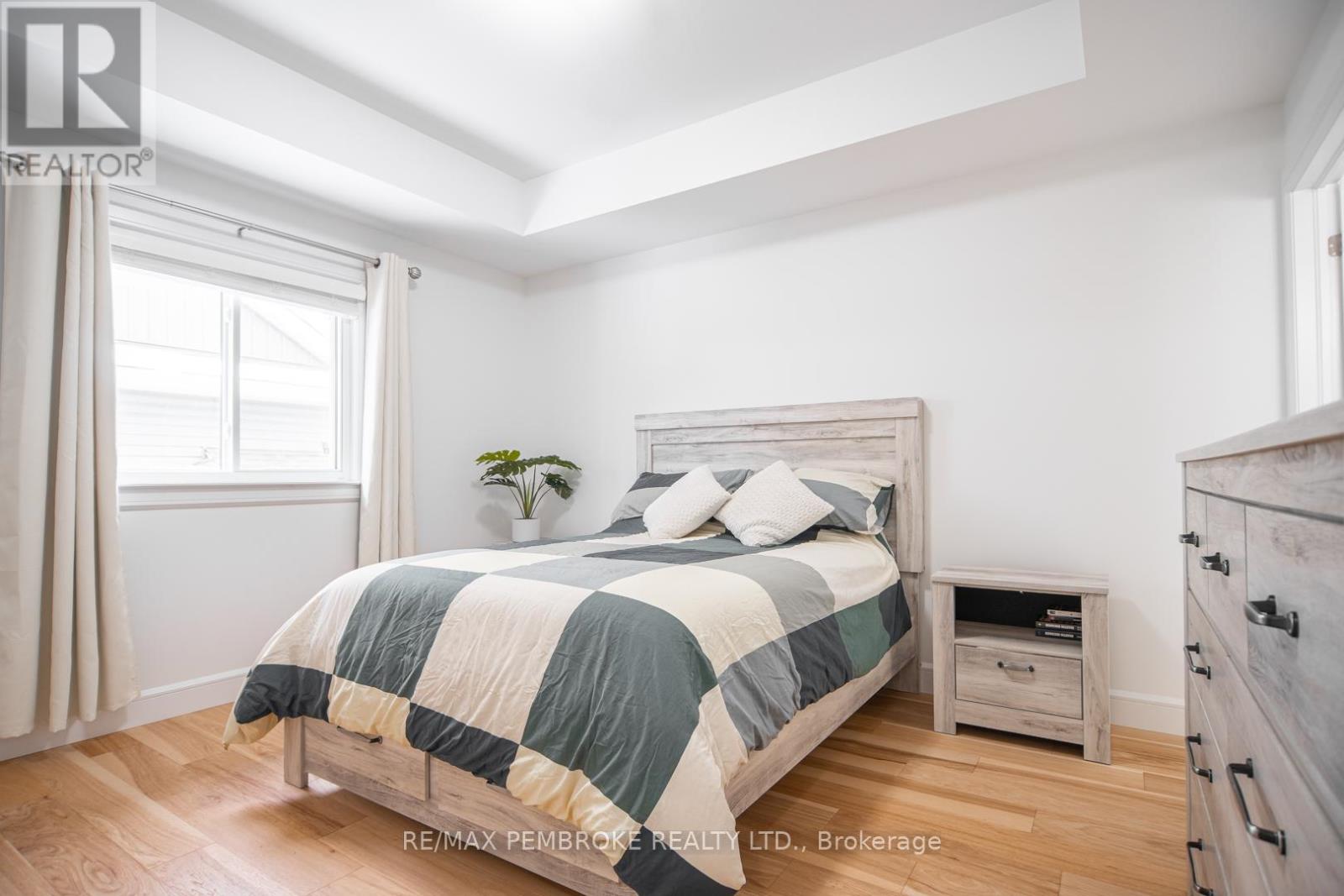 46 Liam Street, Petawawa, Ontario  K8H 0G8 - Photo 19 - X12536308