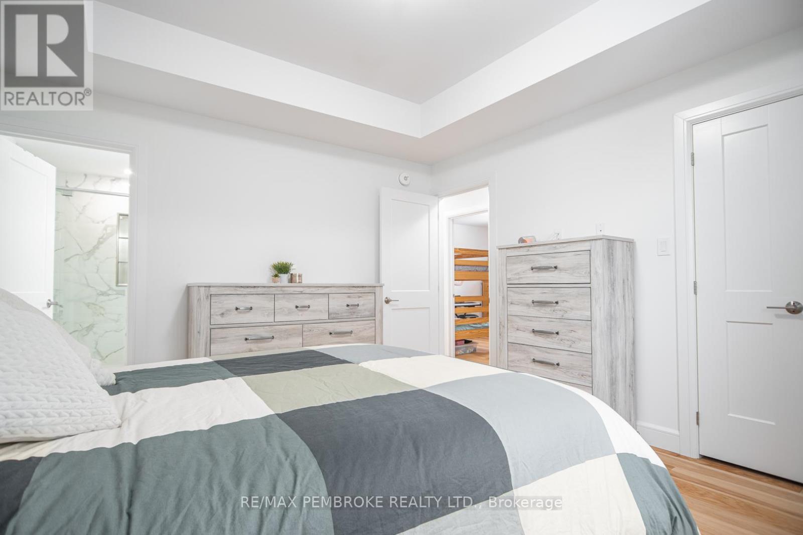 46 Liam Street, Petawawa, Ontario  K8H 0G8 - Photo 20 - X12536308