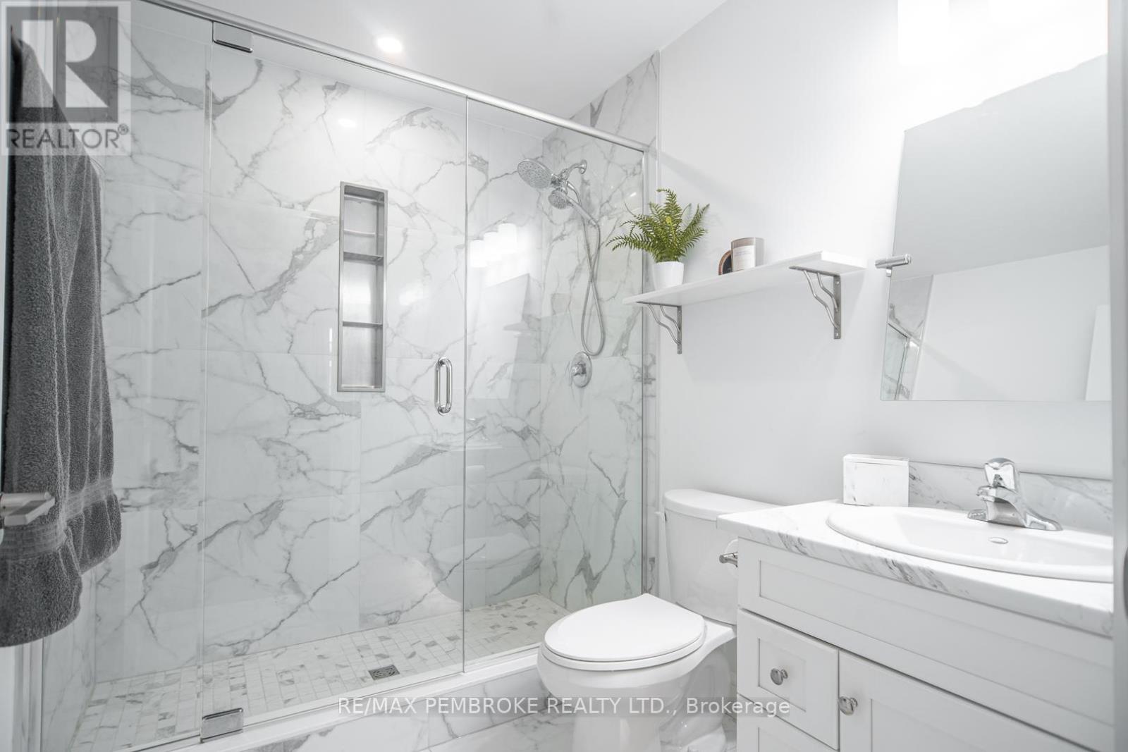 46 Liam Street, Petawawa, Ontario  K8H 0G8 - Photo 21 - X12536308