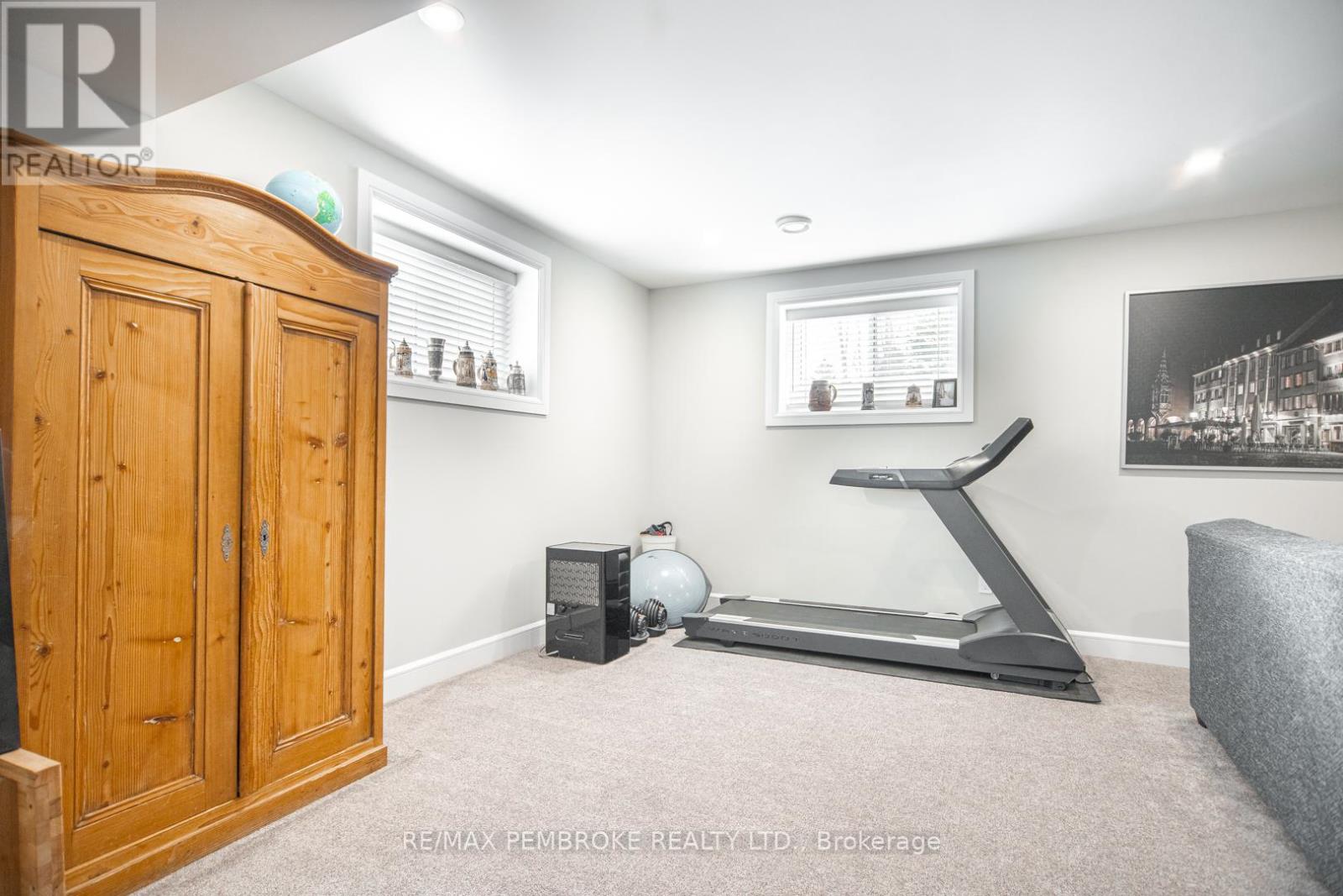 46 Liam Street, Petawawa, Ontario  K8H 0G8 - Photo 24 - X12536308