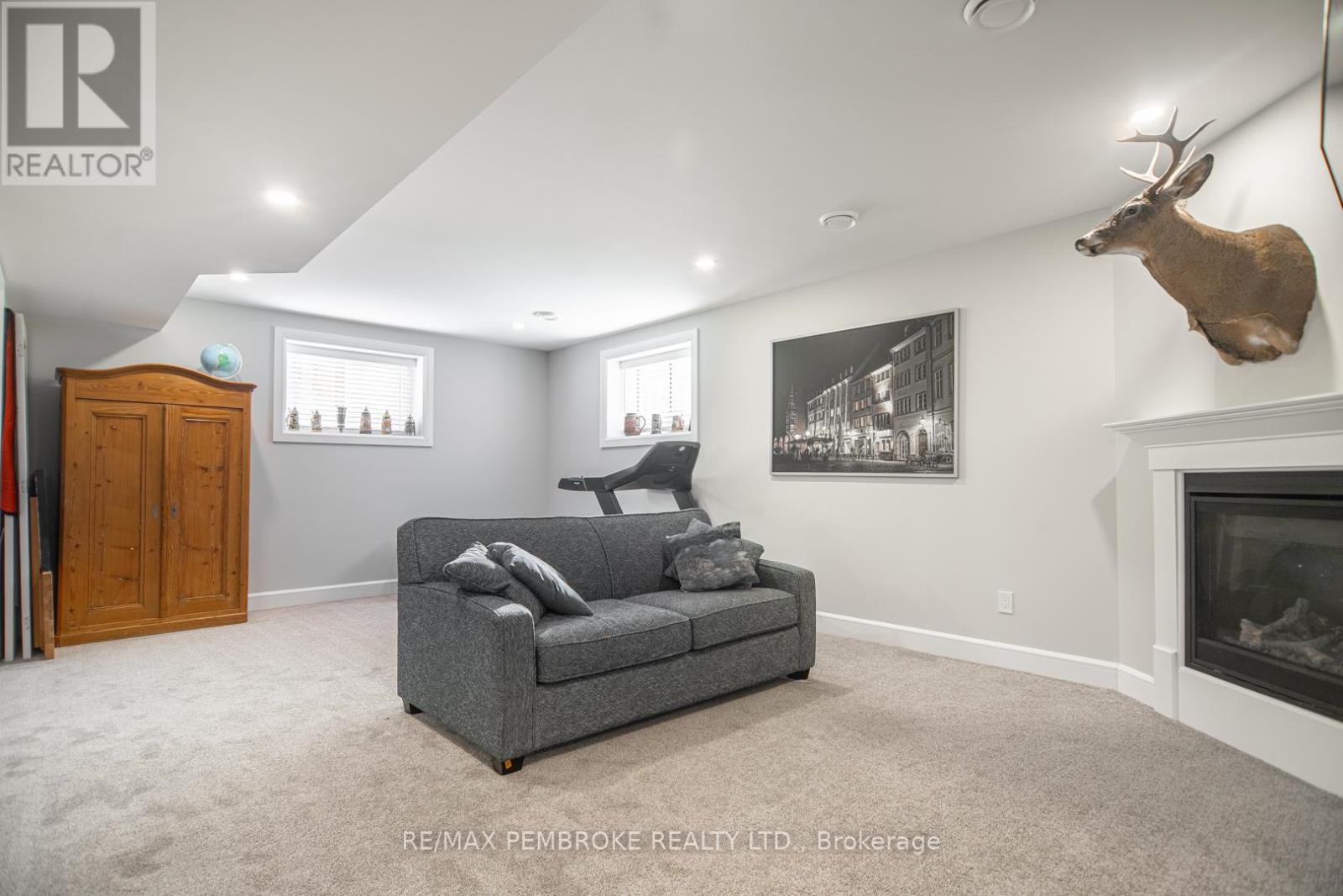 46 Liam Street, Petawawa, Ontario  K8H 0G8 - Photo 25 - X12536308