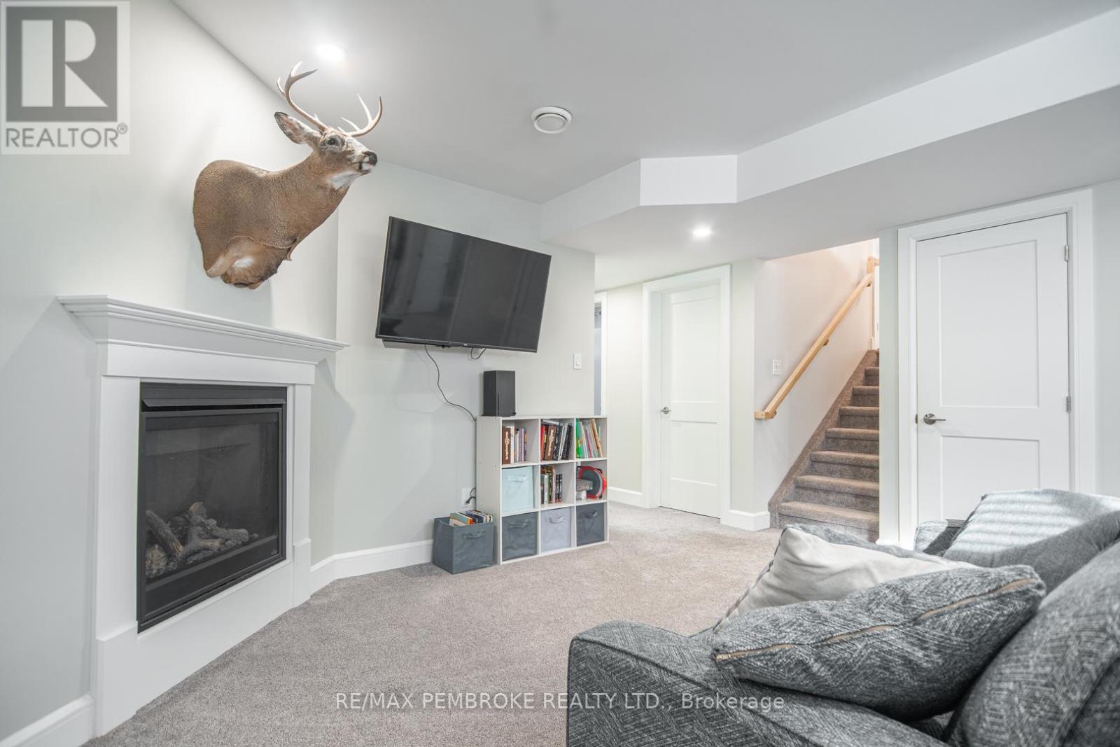 46 Liam Street, Petawawa, Ontario  K8H 0G8 - Photo 26 - X12536308