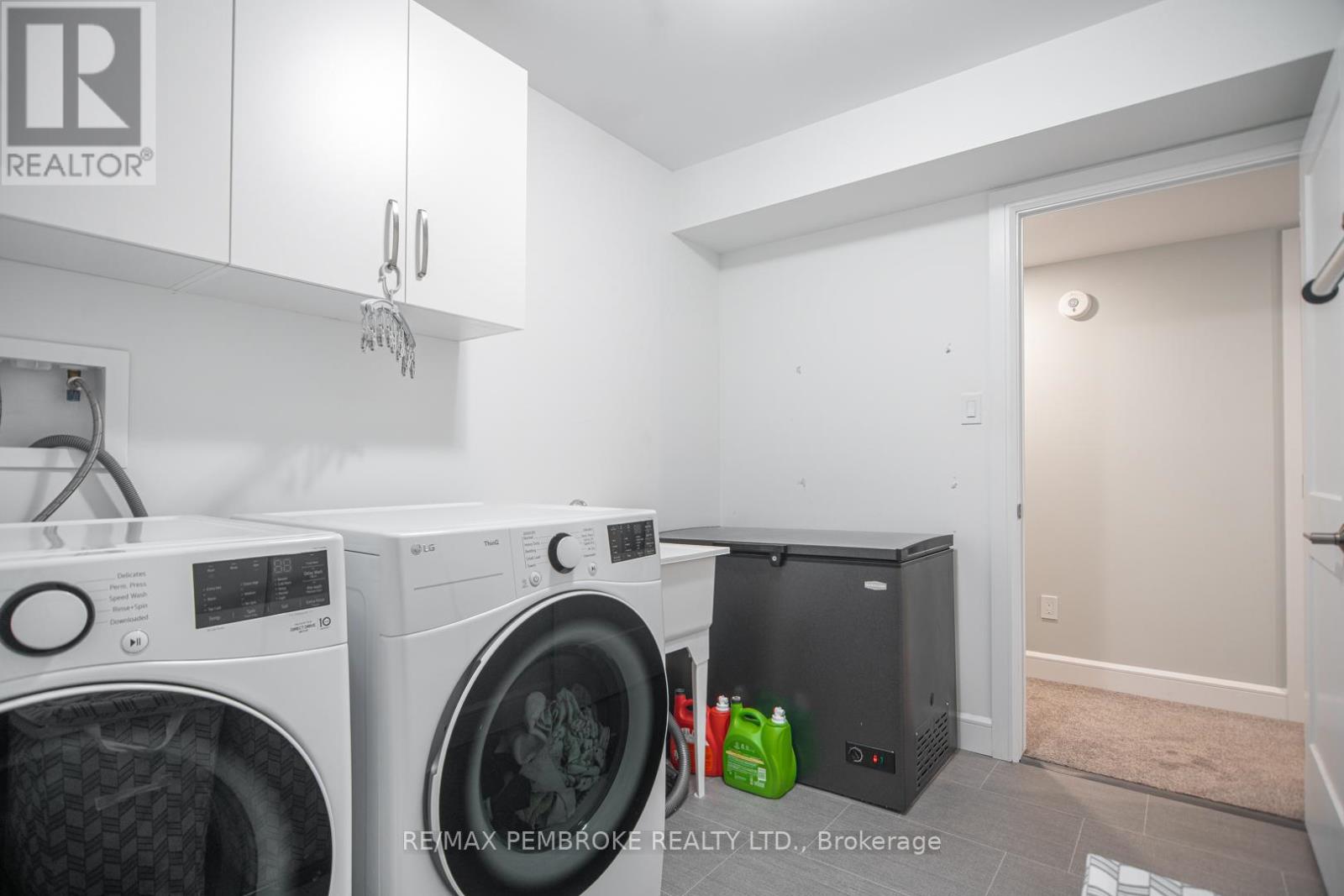 46 Liam Street, Petawawa, Ontario  K8H 0G8 - Photo 30 - X12536308