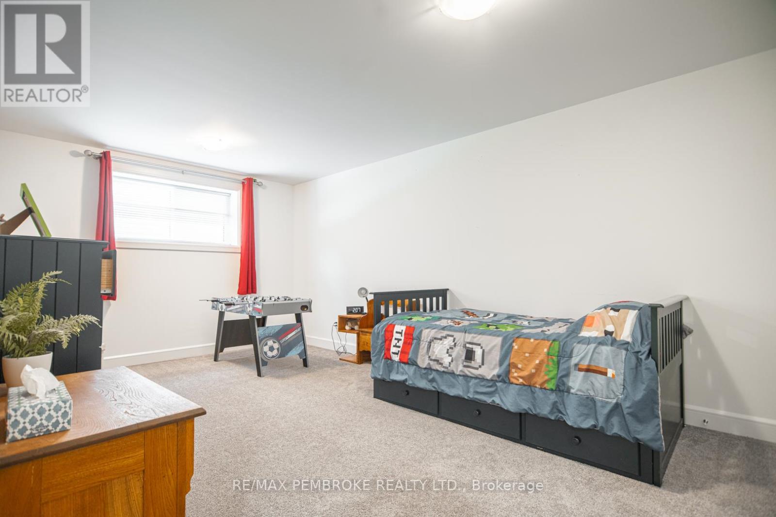 46 Liam Street, Petawawa, Ontario  K8H 0G8 - Photo 31 - X12536308