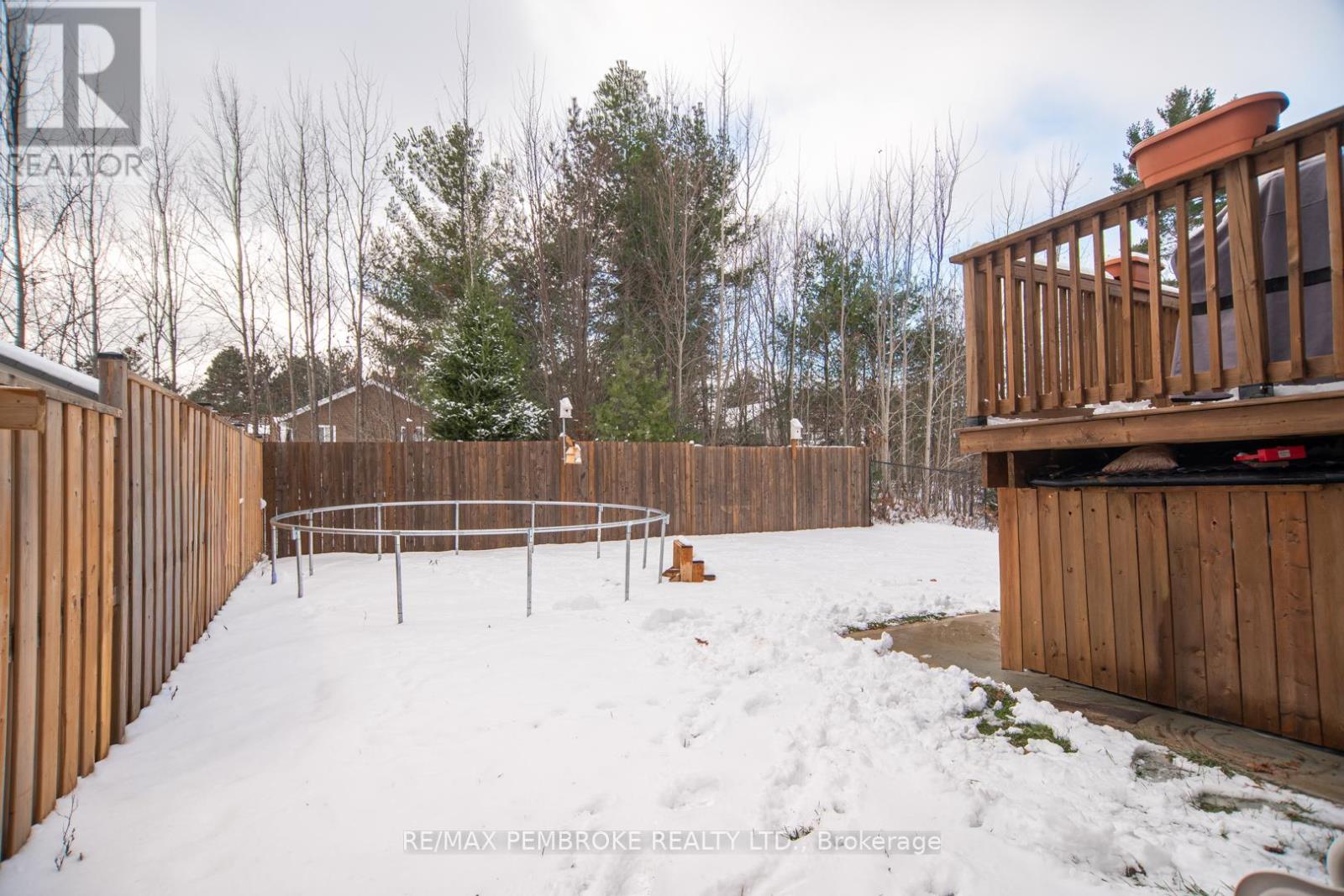46 Liam Street, Petawawa, Ontario  K8H 0G8 - Photo 33 - X12536308