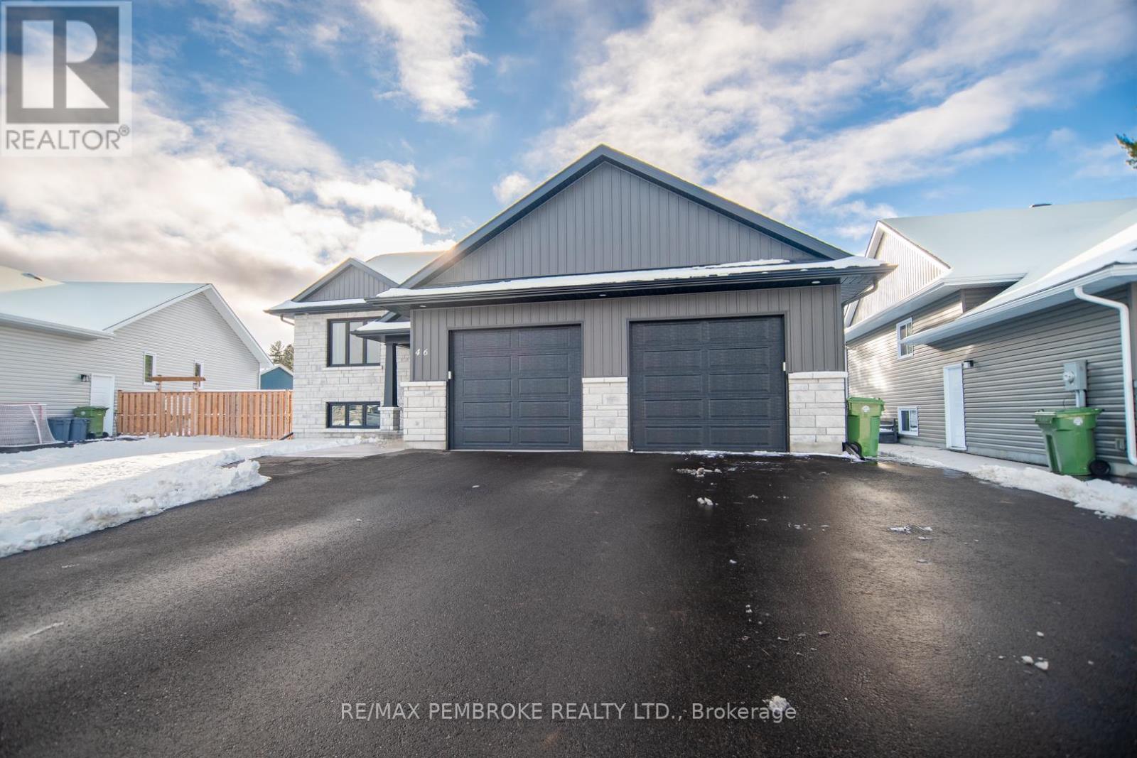 46 Liam Street, Petawawa, Ontario  K8H 0G8 - Photo 39 - X12536308