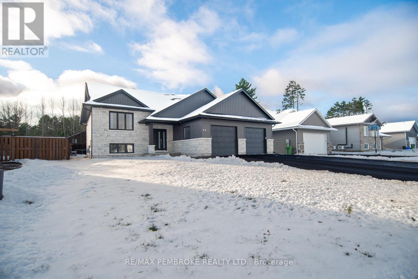 46 Liam Street, Petawawa, Ontario  K8H 0G8 - Photo 40 - X12536308