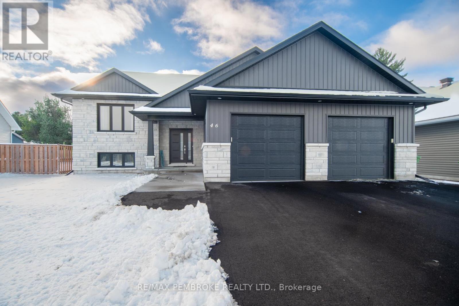 46 Liam Street, Petawawa, Ontario  K8H 0G8 - Photo 41 - X12536308