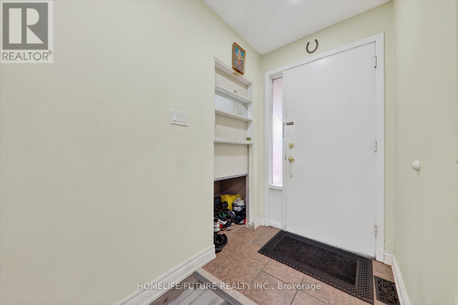 336 Bartley Bull Parkway, Brampton, Ontario L6W 2L3 - Photo 5 - W12522228