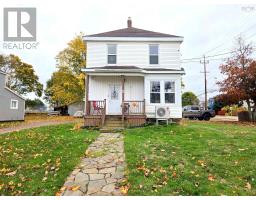 62 West Pleasant Street, Amherst, Ca