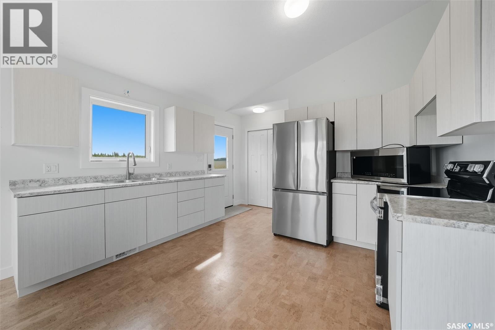 Meeting Lake Cottage Home, Meeting Lake, Saskatchewan  S0M 2L0 - Photo 12 - SK023867