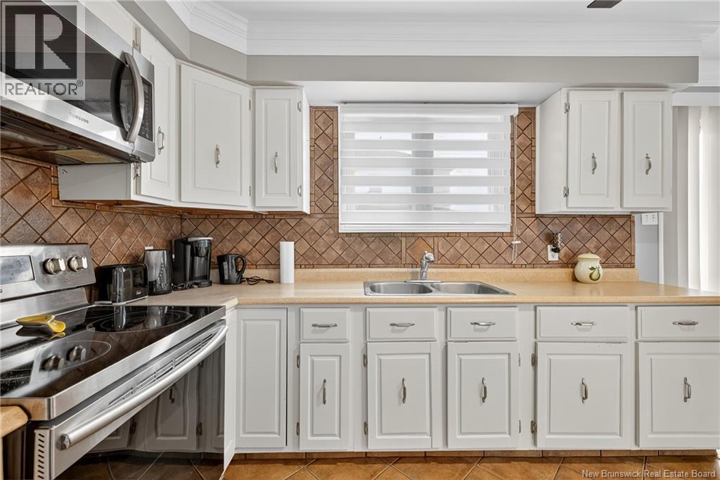 595 St Simon, Bathurst, New Brunswick  E2A 3L7 - Photo 17 - NB129958