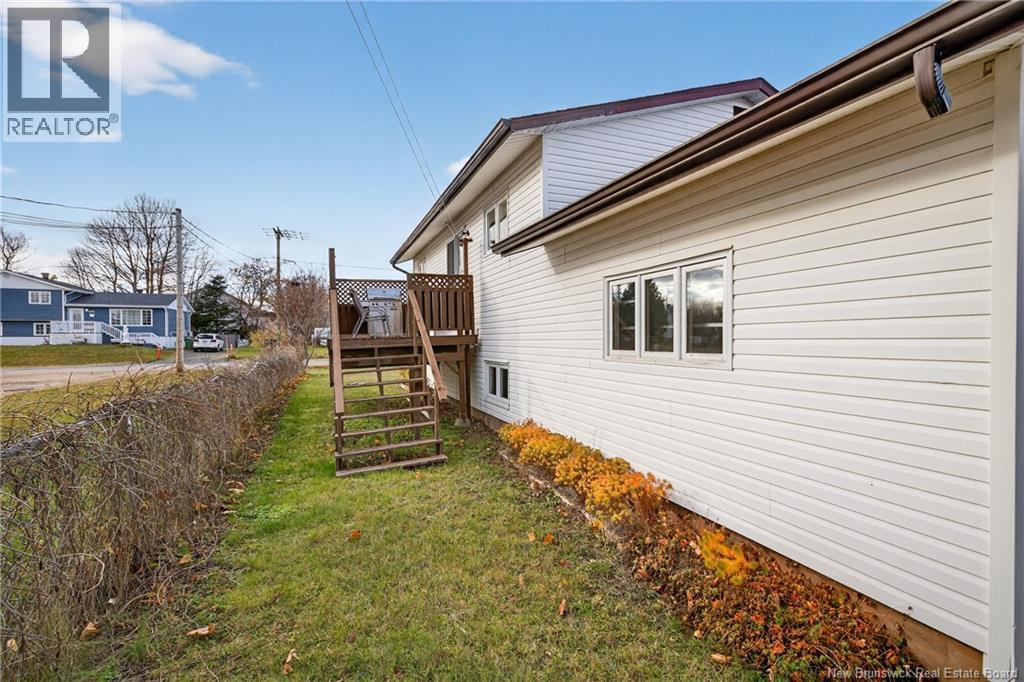 595 St Simon, Bathurst, New Brunswick  E2A 3L7 - Photo 5 - NB129958