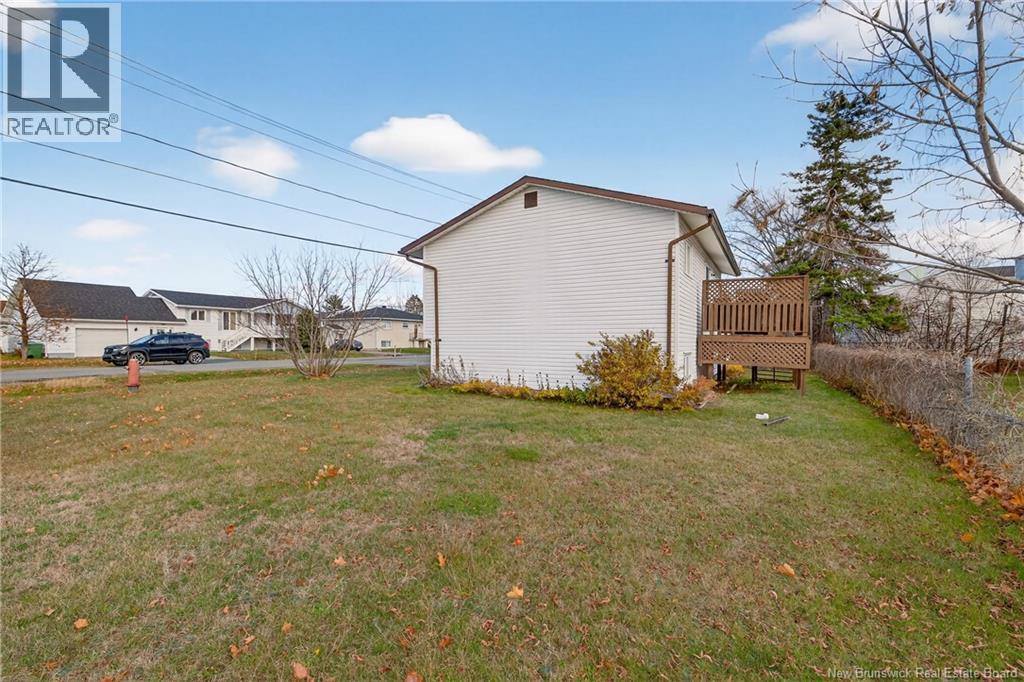 595 St Simon, Bathurst, New Brunswick  E2A 3L7 - Photo 6 - NB129958