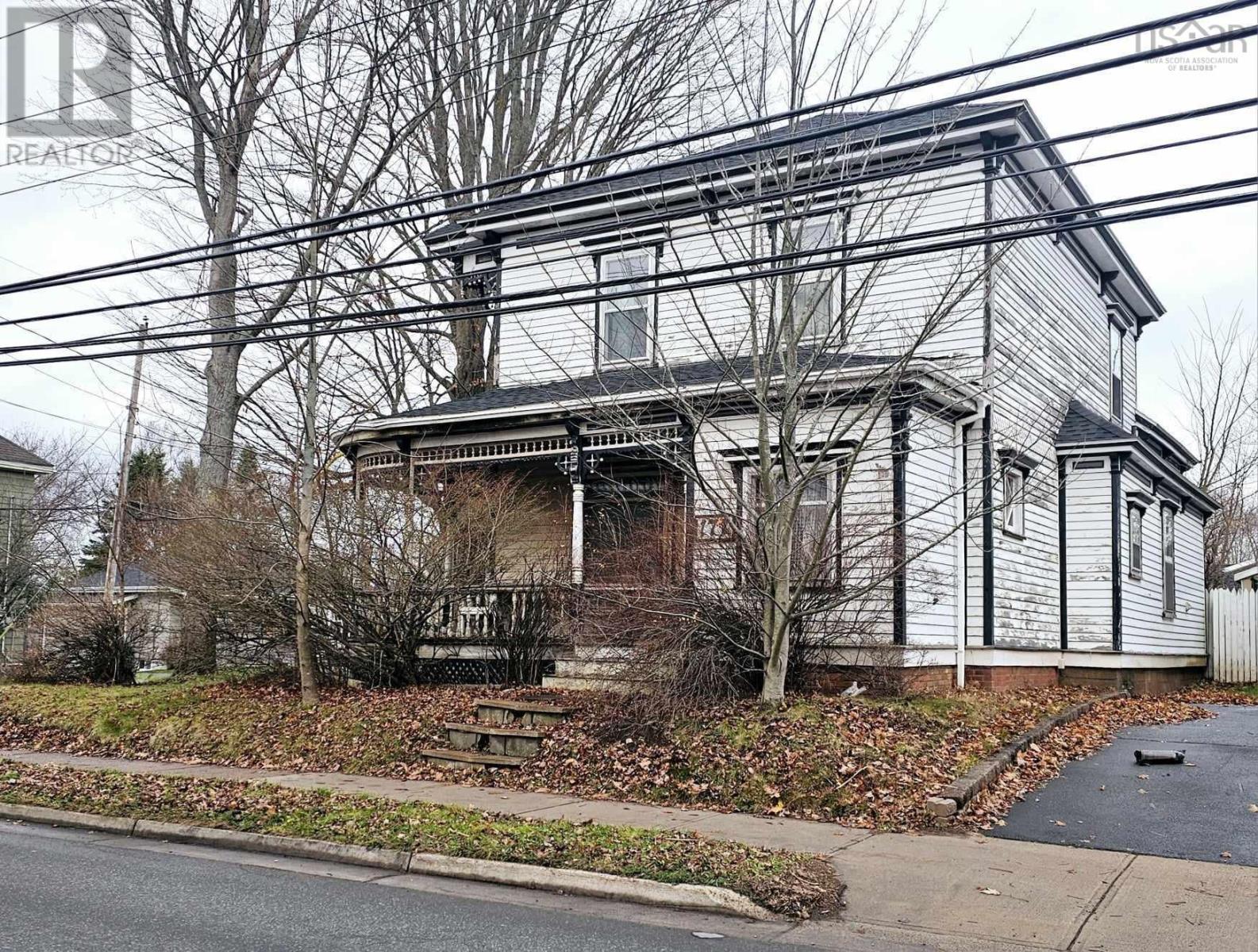 Property at 177 Pleasant Street image 3