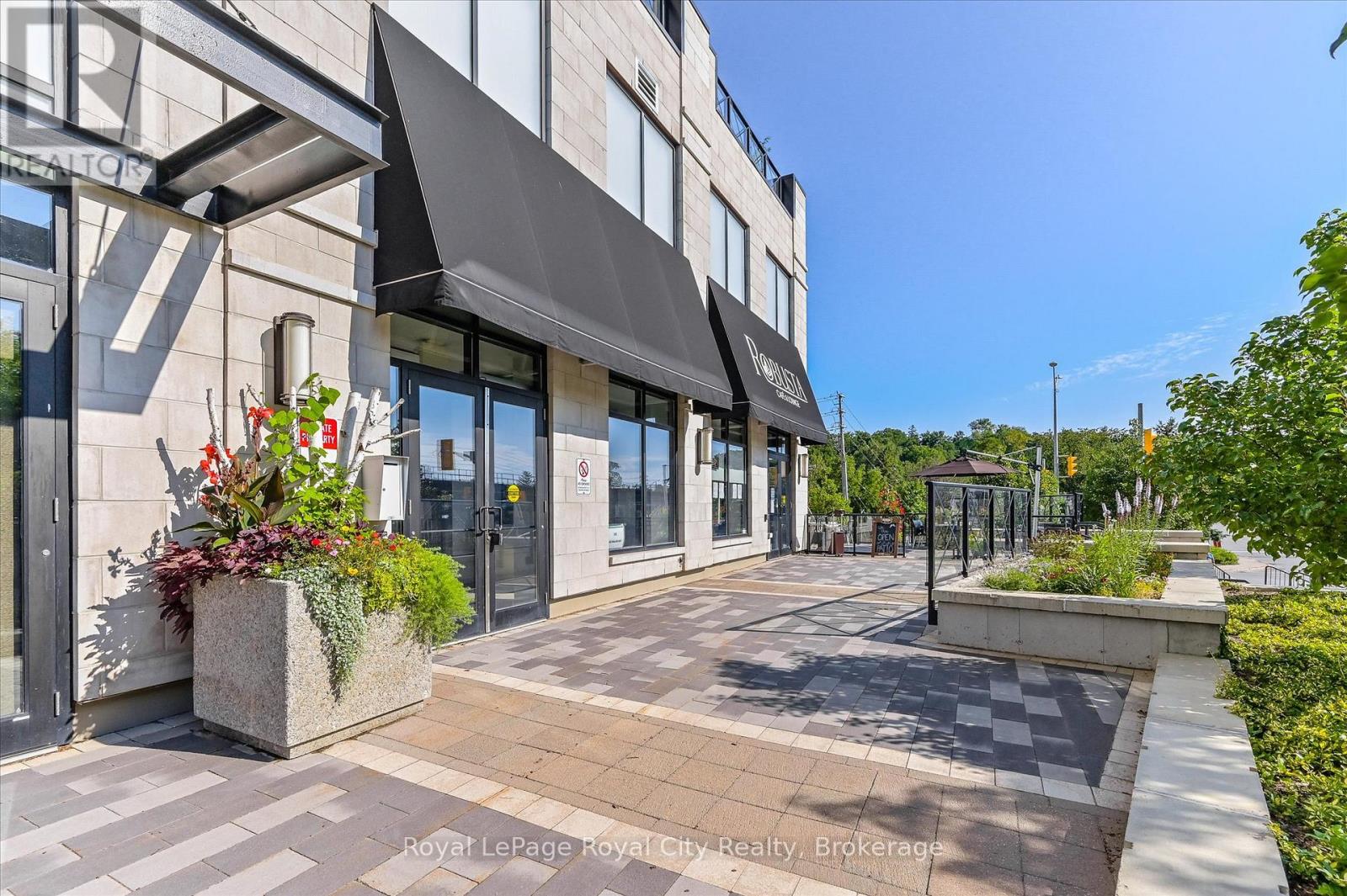 606 - 160 Macdonell Street, Guelph, Ontario  N1H 0A9 - Photo 3 - X12536322