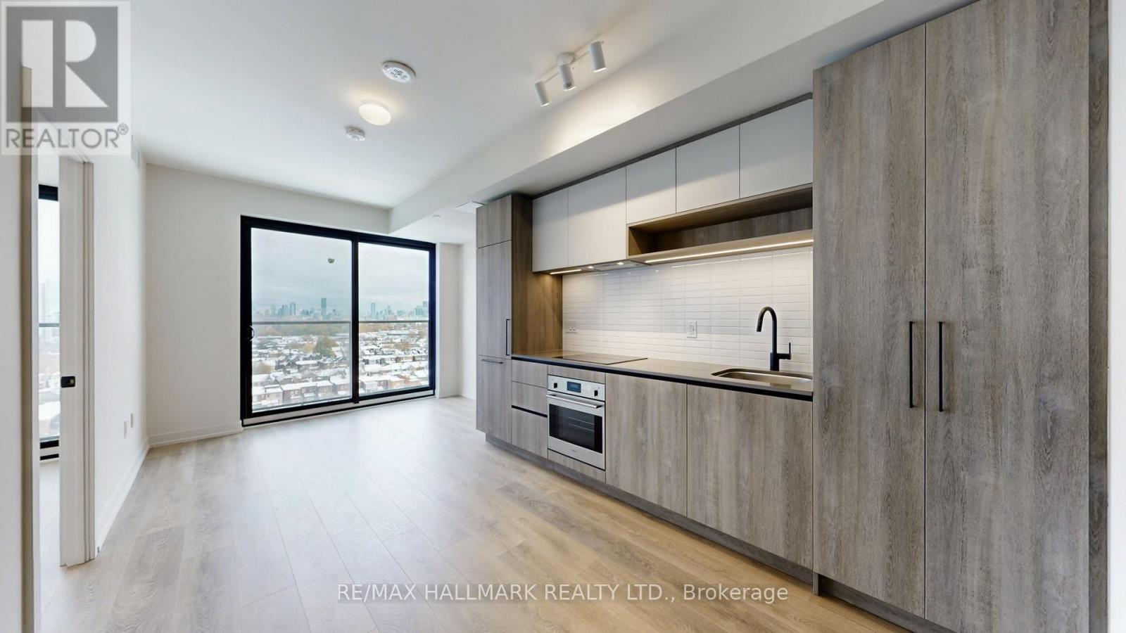 1221 - 181 Sterling Road, Toronto, Ontario  M6R 0B2 - Photo 10 - C12536046