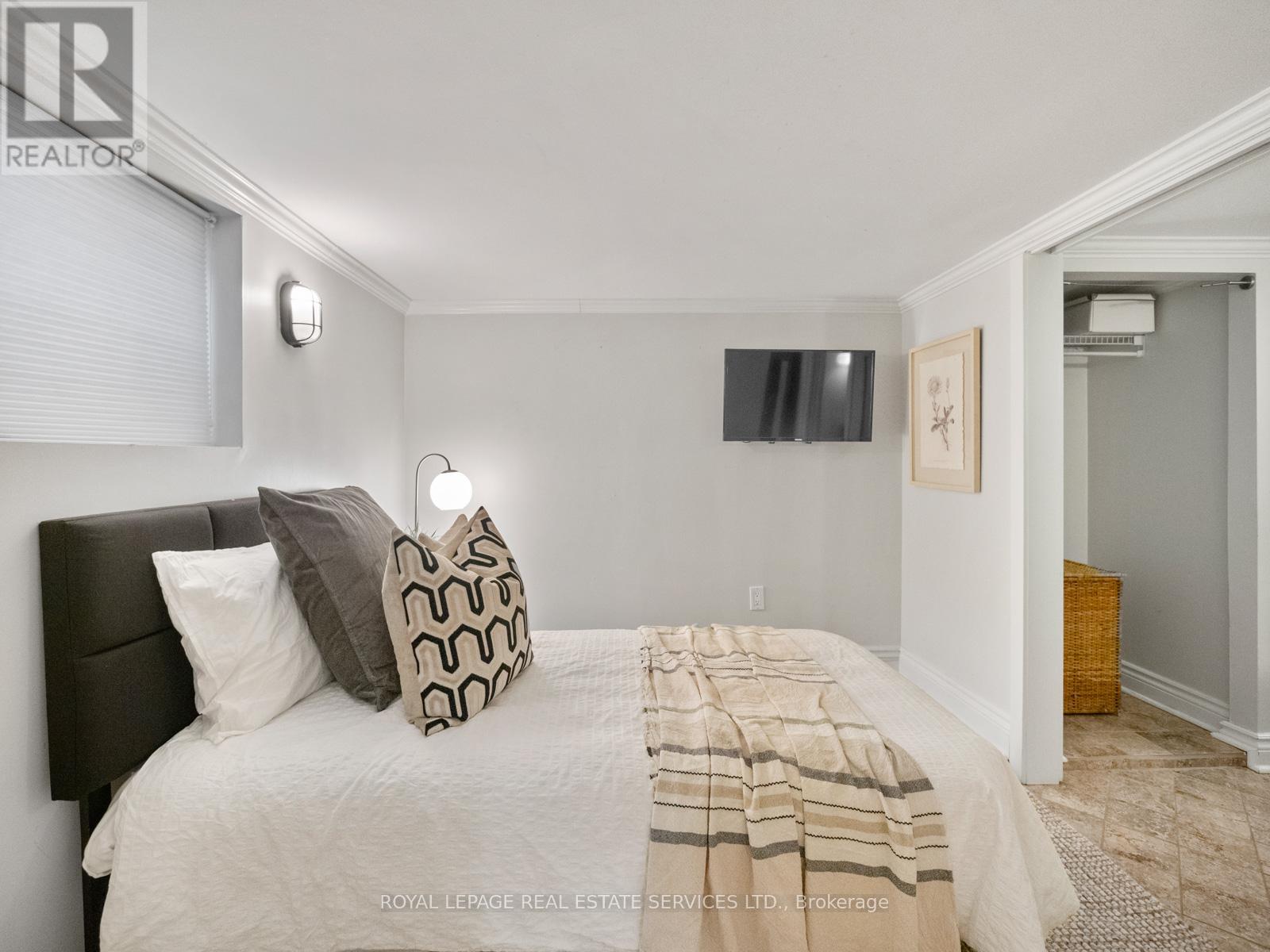 248 Tyrrel Avenue, Toronto, Ontario  M6G 2H1 - Photo 33 - C12536054