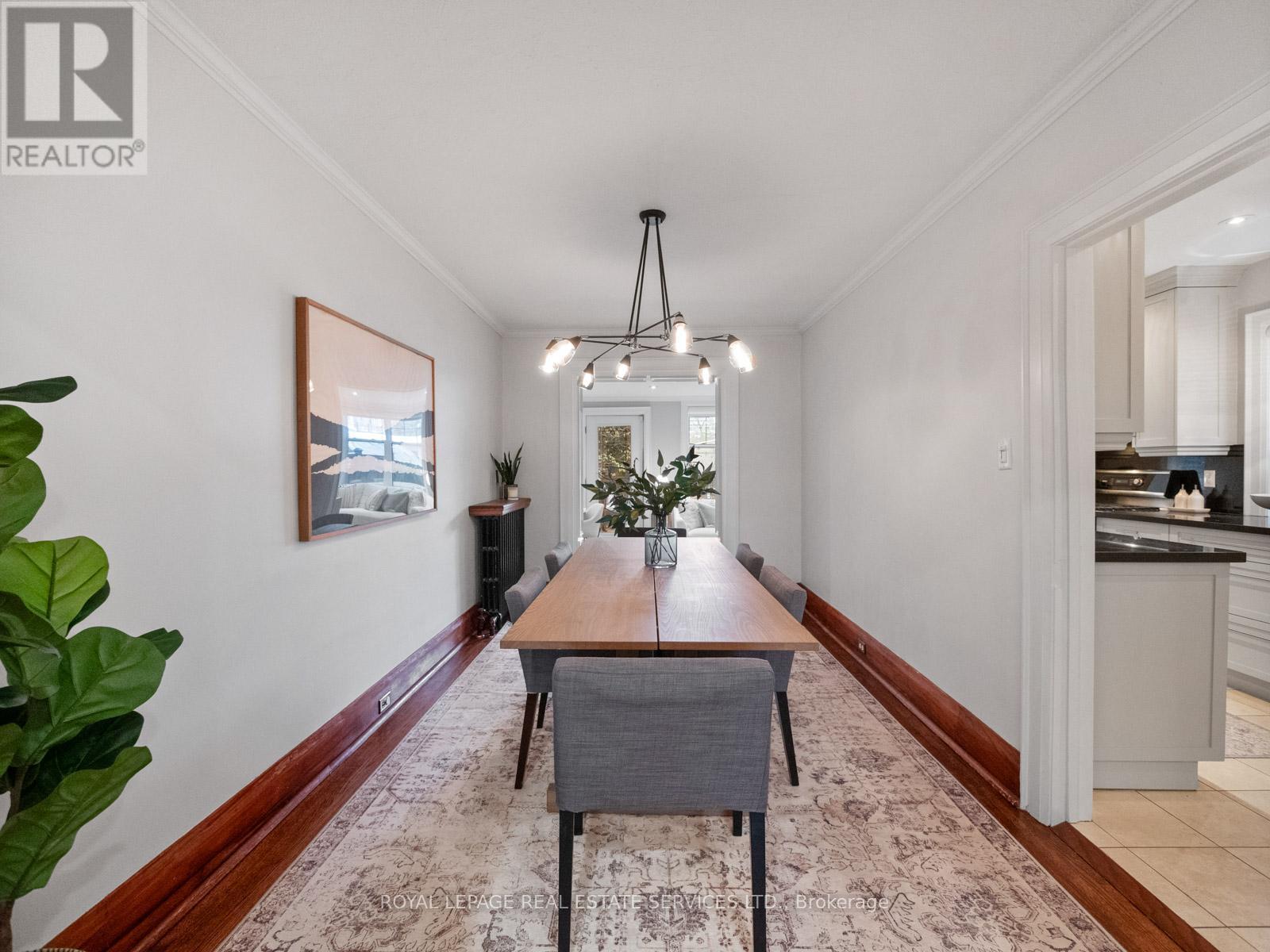 248 Tyrrel Avenue, Toronto, Ontario  M6G 2H1 - Photo 8 - C12536054