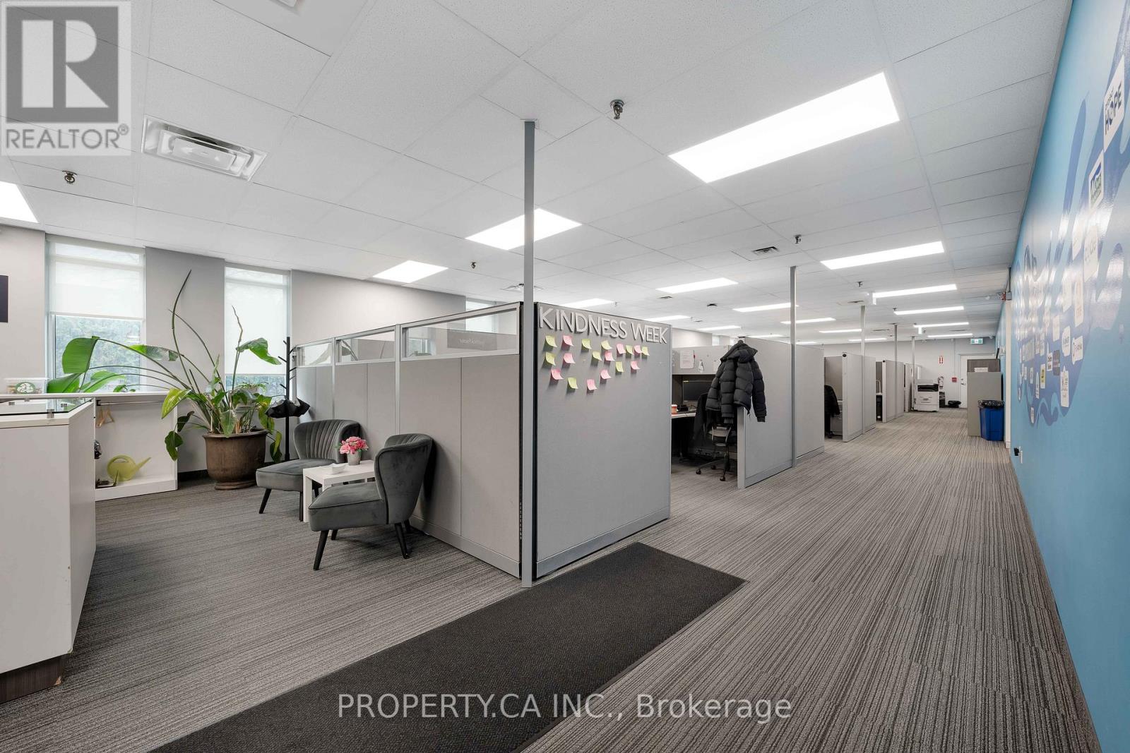 2 - 30 Lesmill Road, Toronto, Ontario  M3B 2T5 - Photo 4 - C12536056