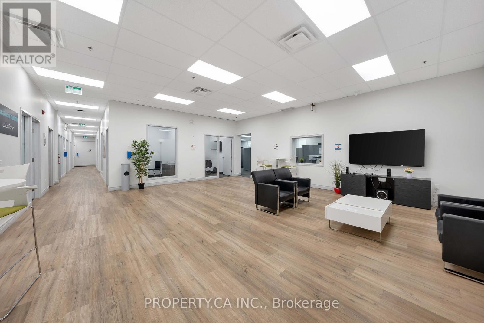 2 - 30 Lesmill Road, Toronto, Ontario  M3B 2T5 - Photo 5 - C12536056