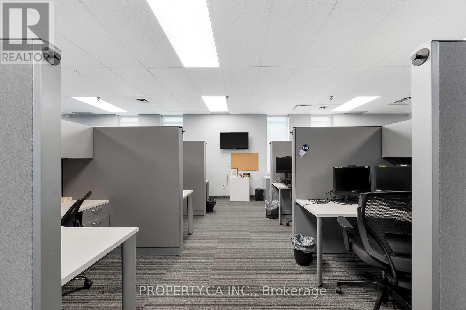 2 - 30 Lesmill Road, Toronto, Ontario  M3B 2T5 - Photo 7 - C12536056