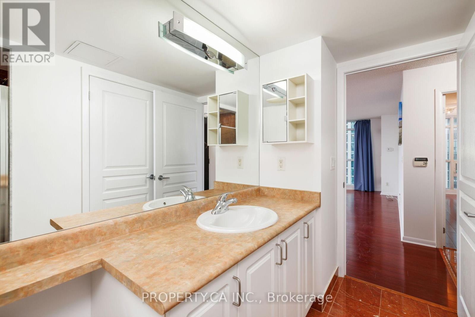 2011 - 18 Yonge Street, Toronto, Ontario  M5E 1Z8 - Photo 16 - C12536066