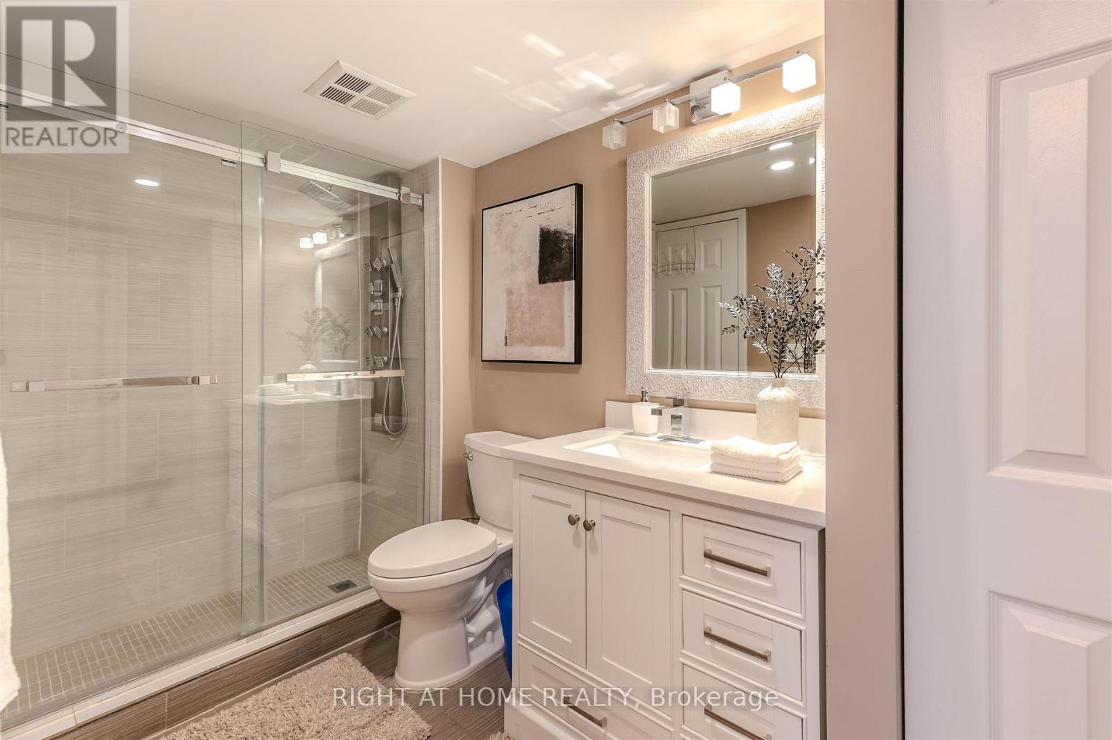 2007 - 5 Concorde Place, Toronto, Ontario  M3C 3M8 - Photo 19 - C12536072