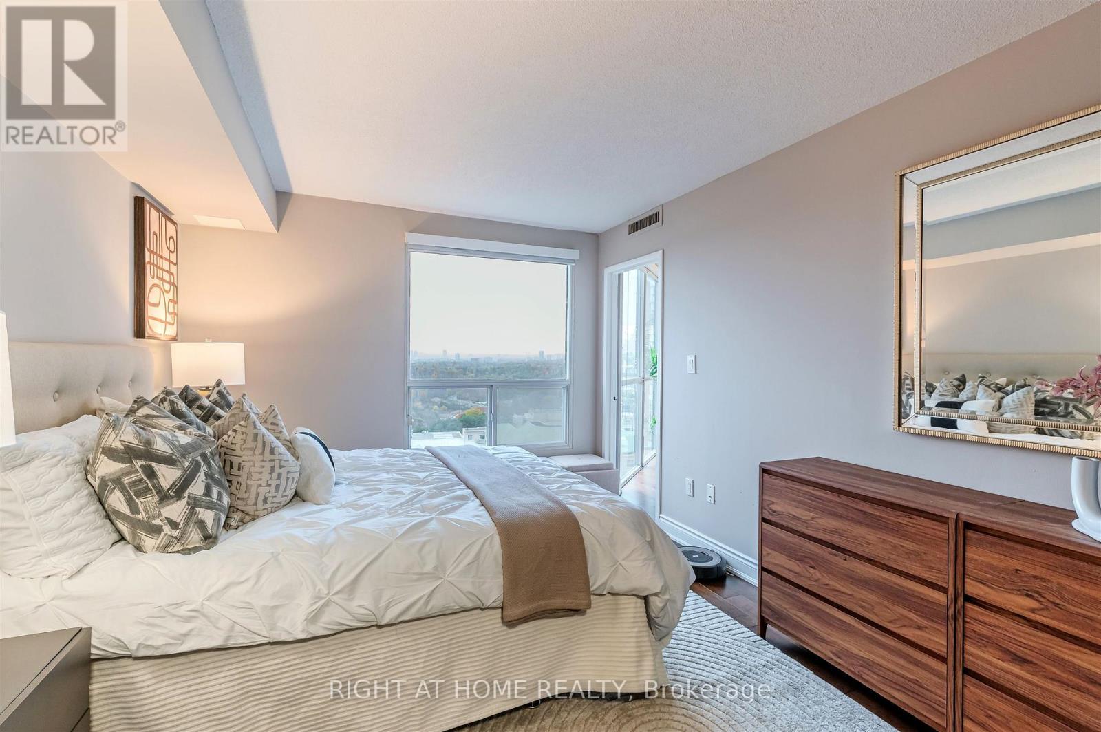 2007 - 5 Concorde Place, Toronto, Ontario  M3C 3M8 - Photo 20 - C12536072