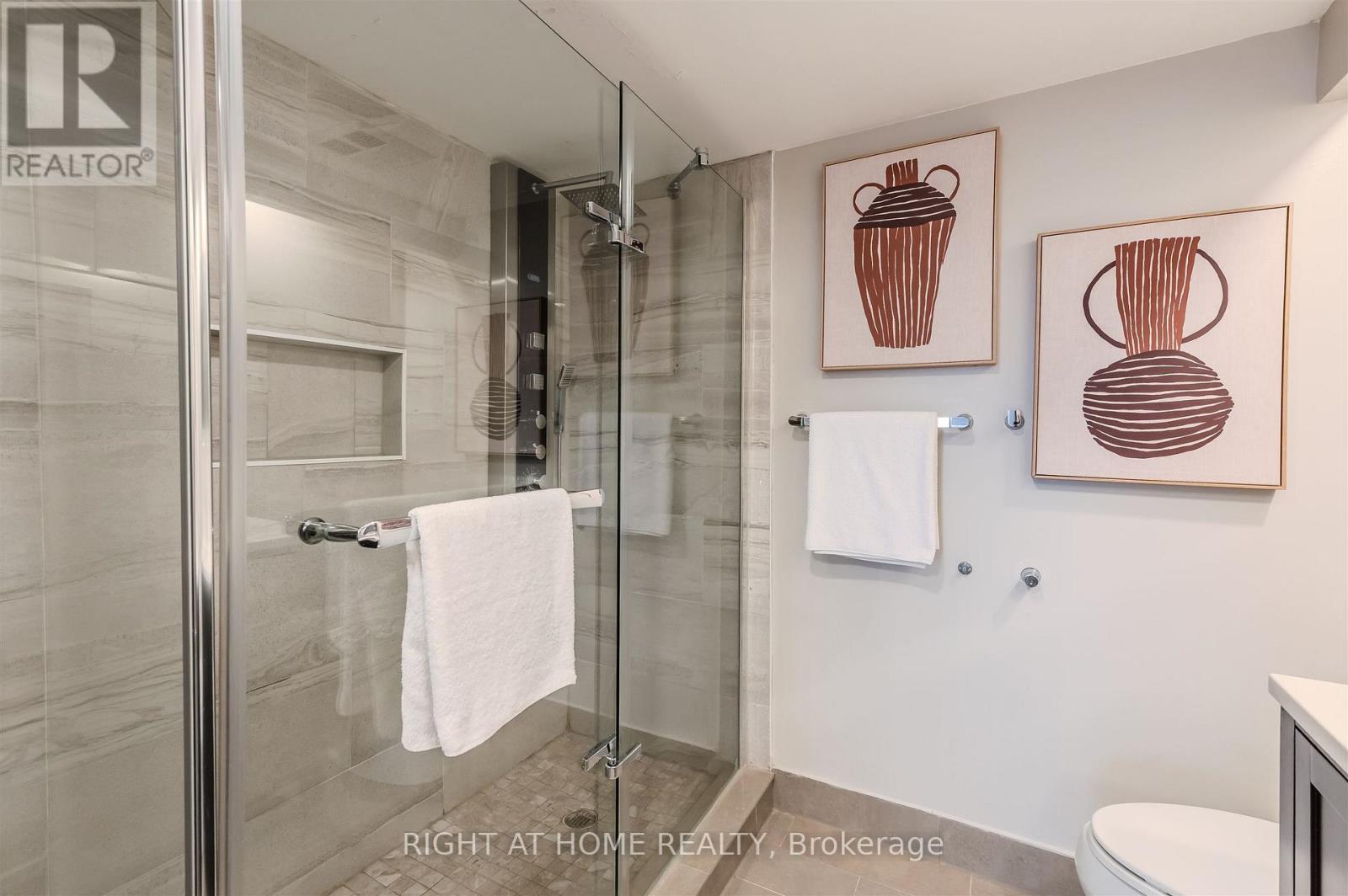 2007 - 5 Concorde Place, Toronto, Ontario  M3C 3M8 - Photo 23 - C12536072