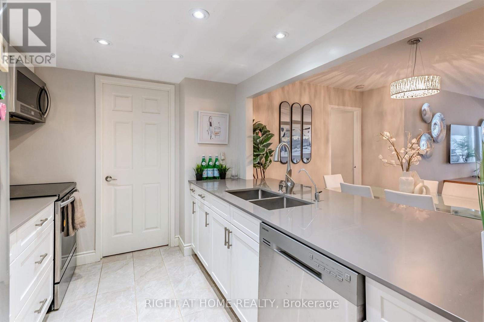 2007 - 5 Concorde Place, Toronto, Ontario  M3C 3M8 - Photo 6 - C12536072