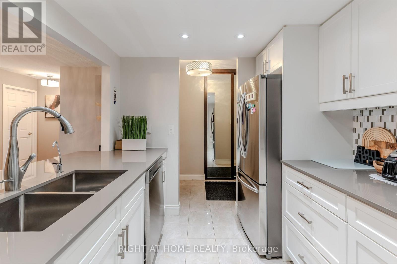 2007 - 5 Concorde Place, Toronto, Ontario  M3C 3M8 - Photo 7 - C12536072