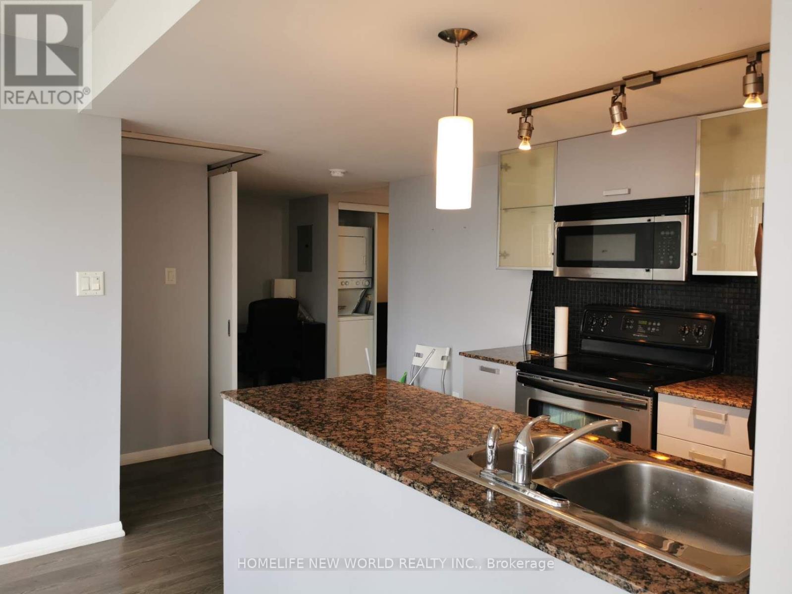 1307 - 37 Grosvenor Street, Toronto, Ontario  M4Y 3G5 - Photo 7 - C12536094