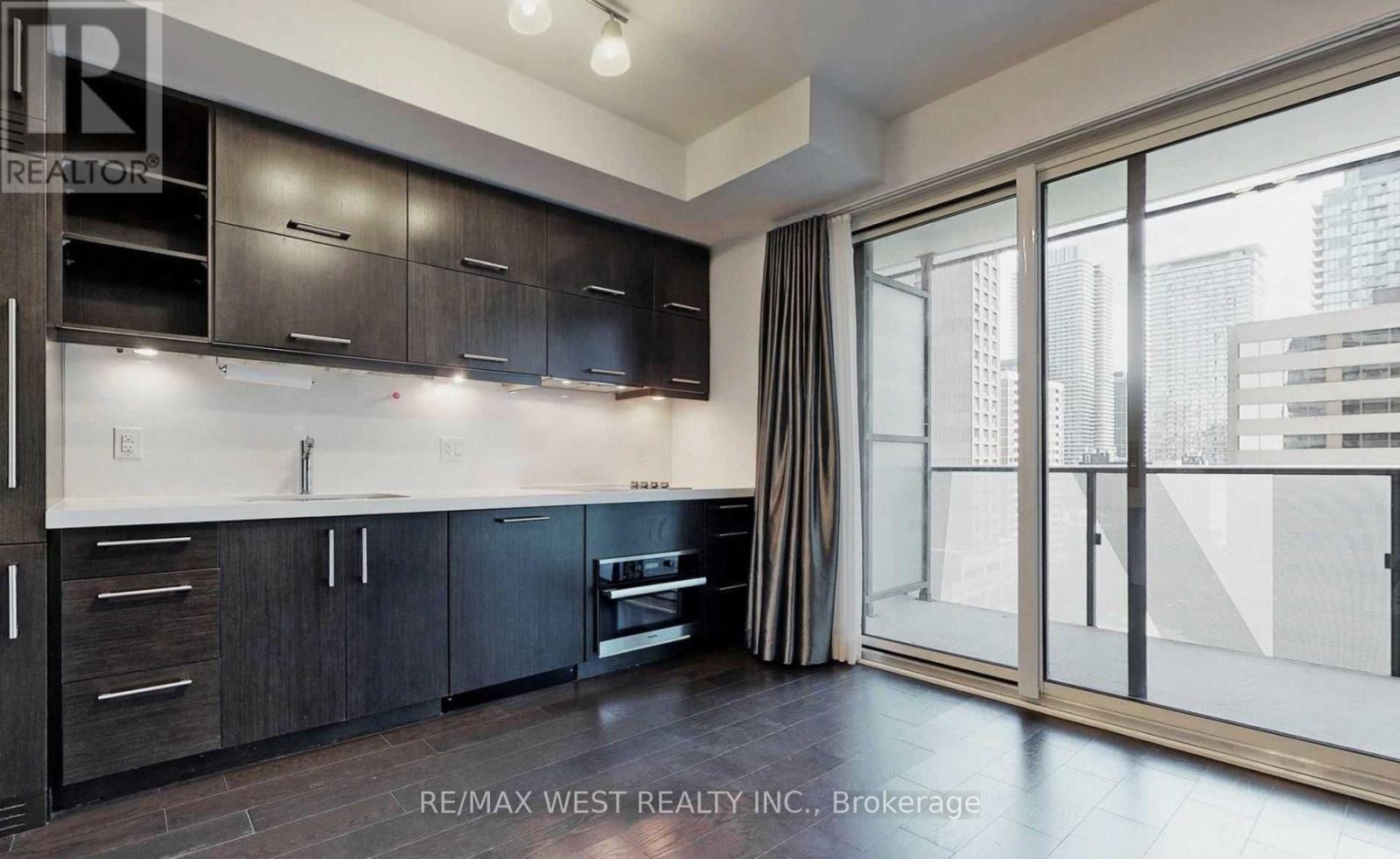 3210 - 65 St Mary Street, Toronto, Ontario  M5S 0A6 - Photo 4 - C12536166