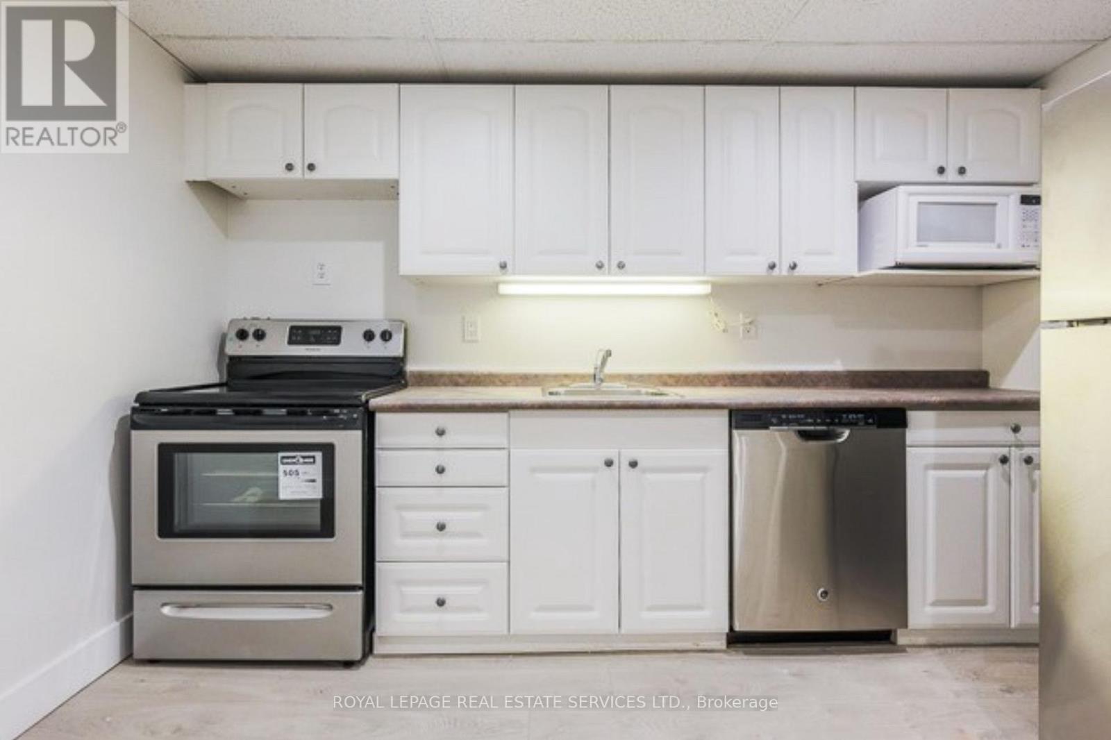 L - 194 Carlton Street, Toronto, Ontario  M5A 2K8 - Photo 3 - C12536244