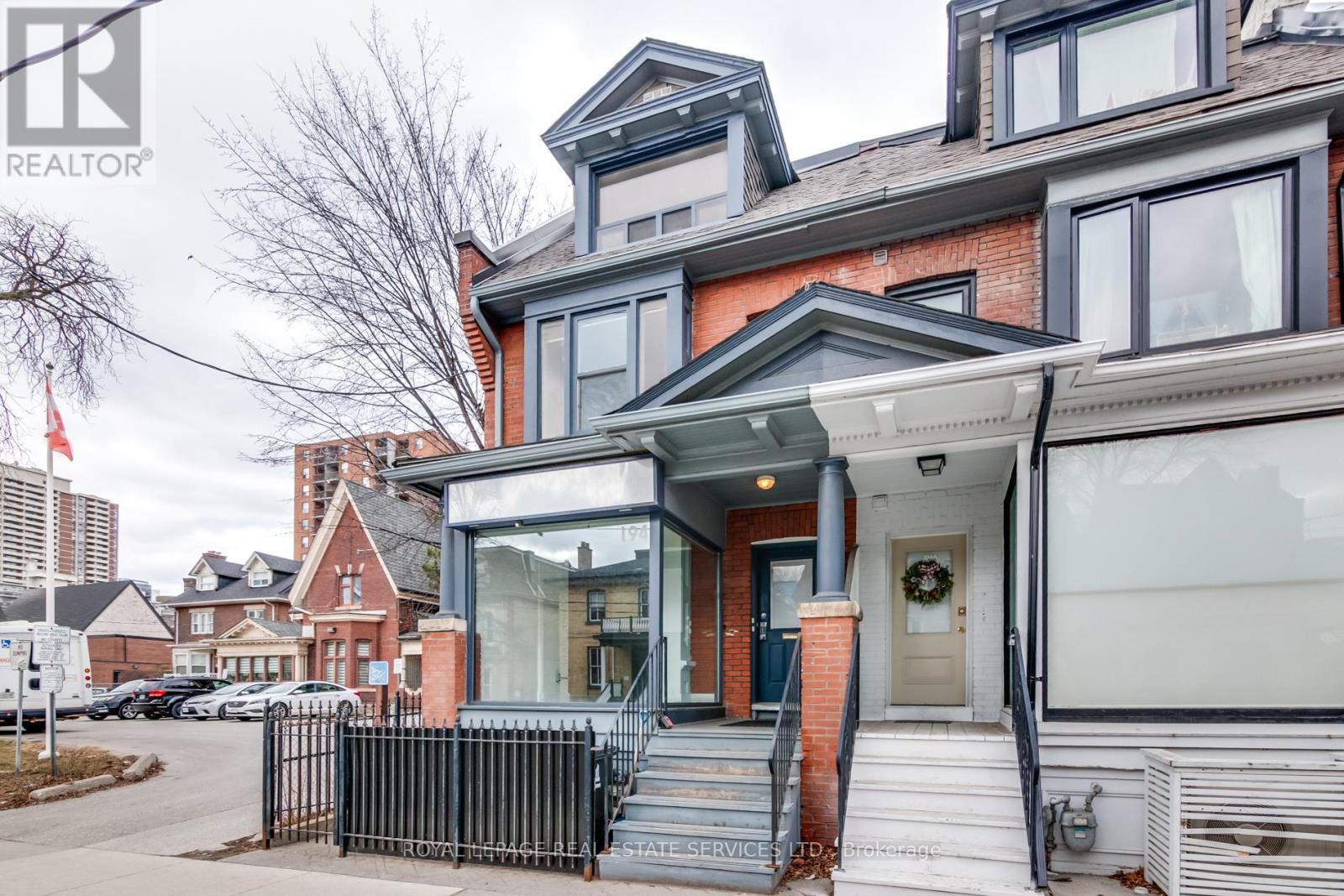 L - 194 Carlton Street, Toronto, Ontario  M5A 2K8 - Photo 9 - C12536244