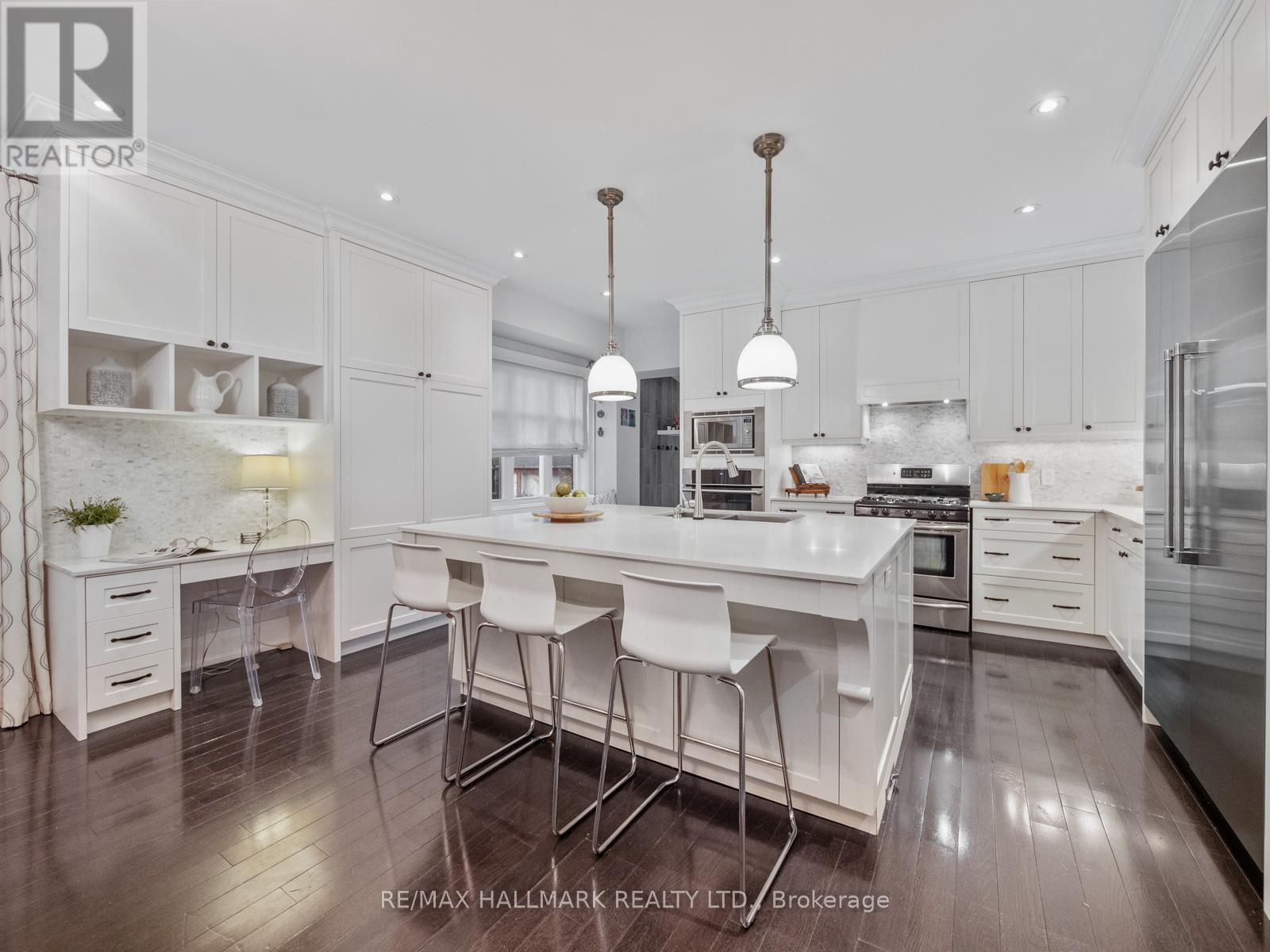 113 Melrose Avenue, Toronto, Ontario  M5M 1Y8 - Photo 11 - C12536288