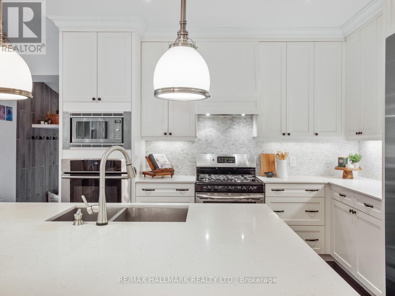 113 Melrose Avenue, Toronto, Ontario  M5M 1Y8 - Photo 13 - C12536288