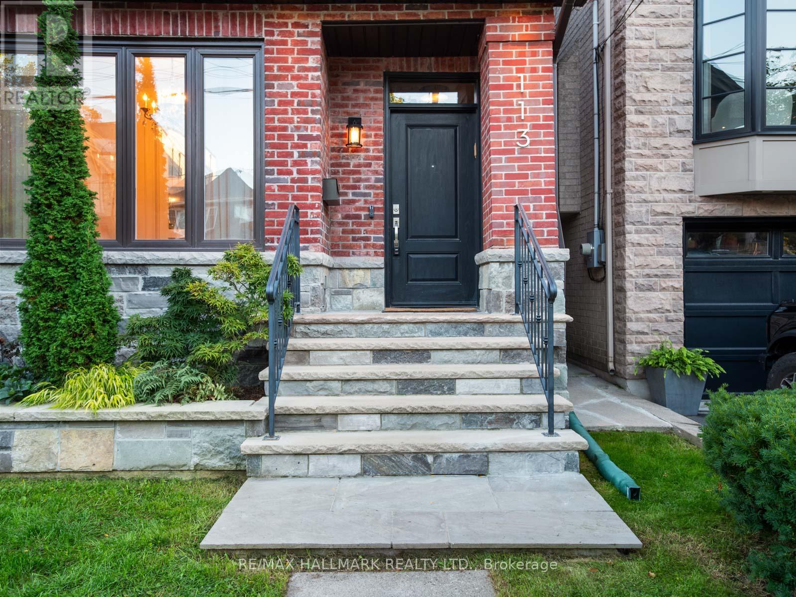 113 Melrose Avenue, Toronto, Ontario  M5M 1Y8 - Photo 2 - C12536288