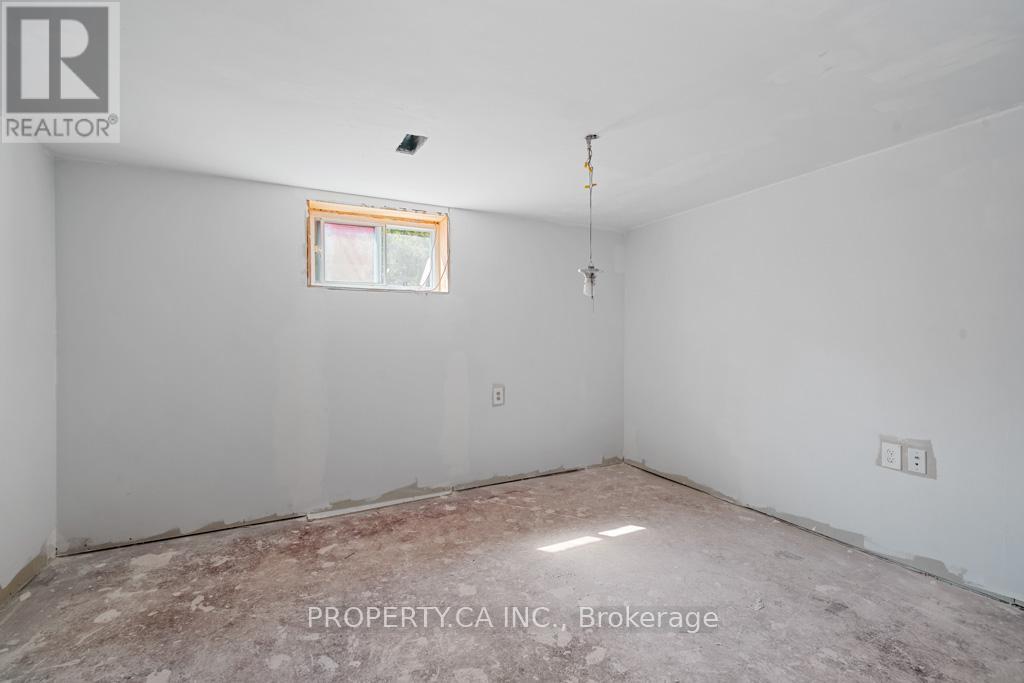 35 Farrell Avenue, Toronto, Ontario  M2R 1C7 - Photo 21 - C12536318