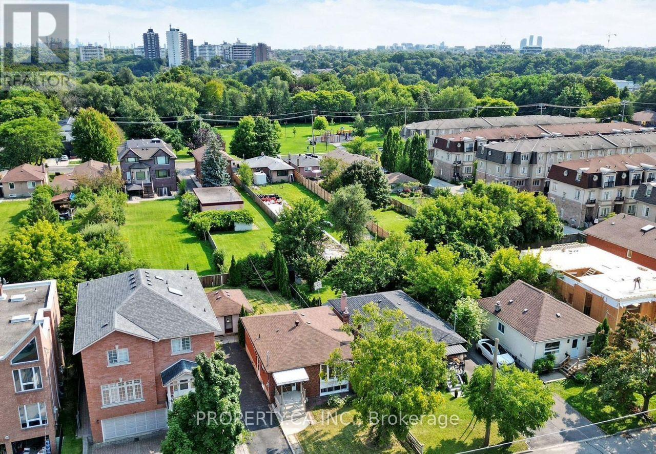 35 Farrell Avenue, Toronto, Ontario  M2R 1C7 - Photo 32 - C12536318