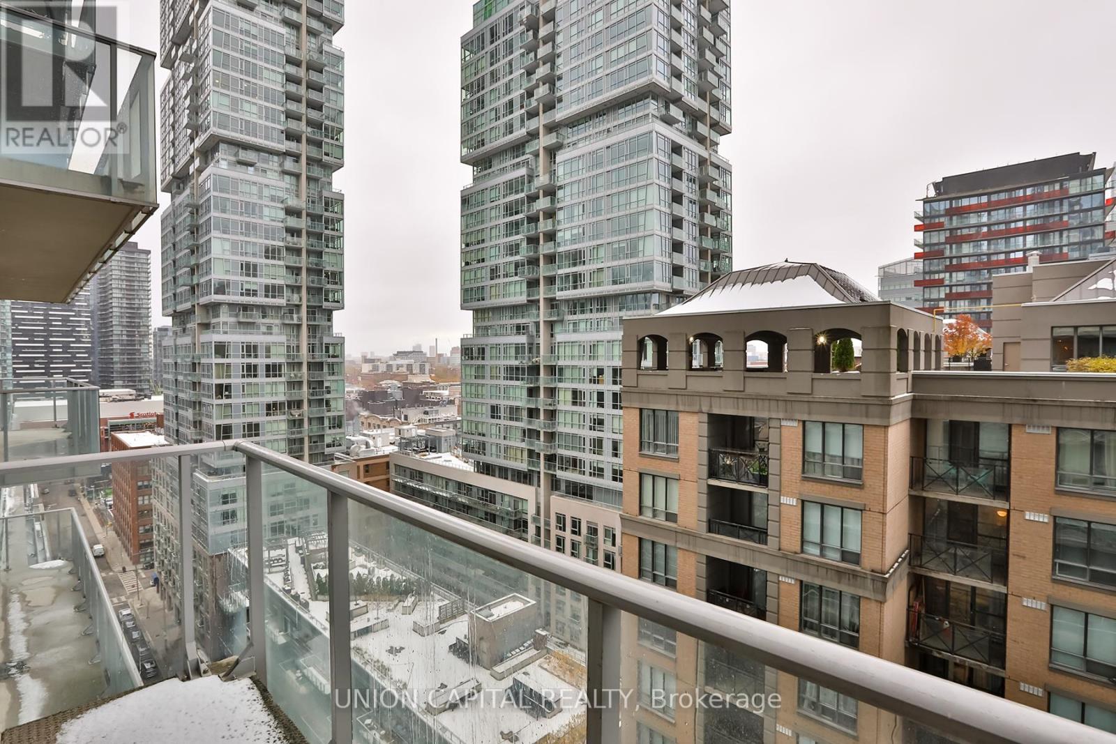 1605 - 126 Simcoe Street, Toronto, Ontario  M5H 4E6 - Photo 14 - C12536372