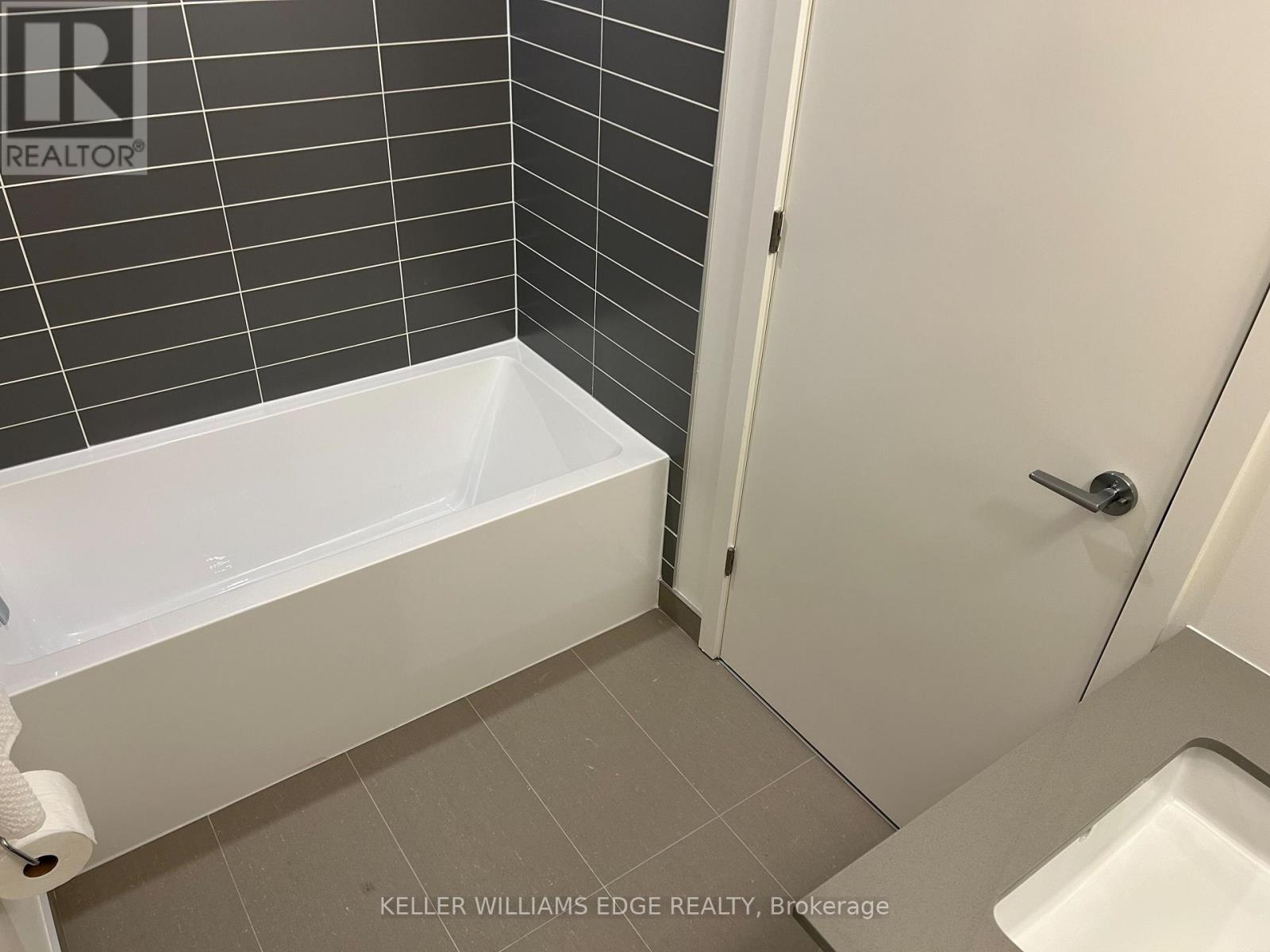 510 - 3079 Trafalgar Road, Oakville, Ontario  L6H 7B9 - Photo 16 - W12479630