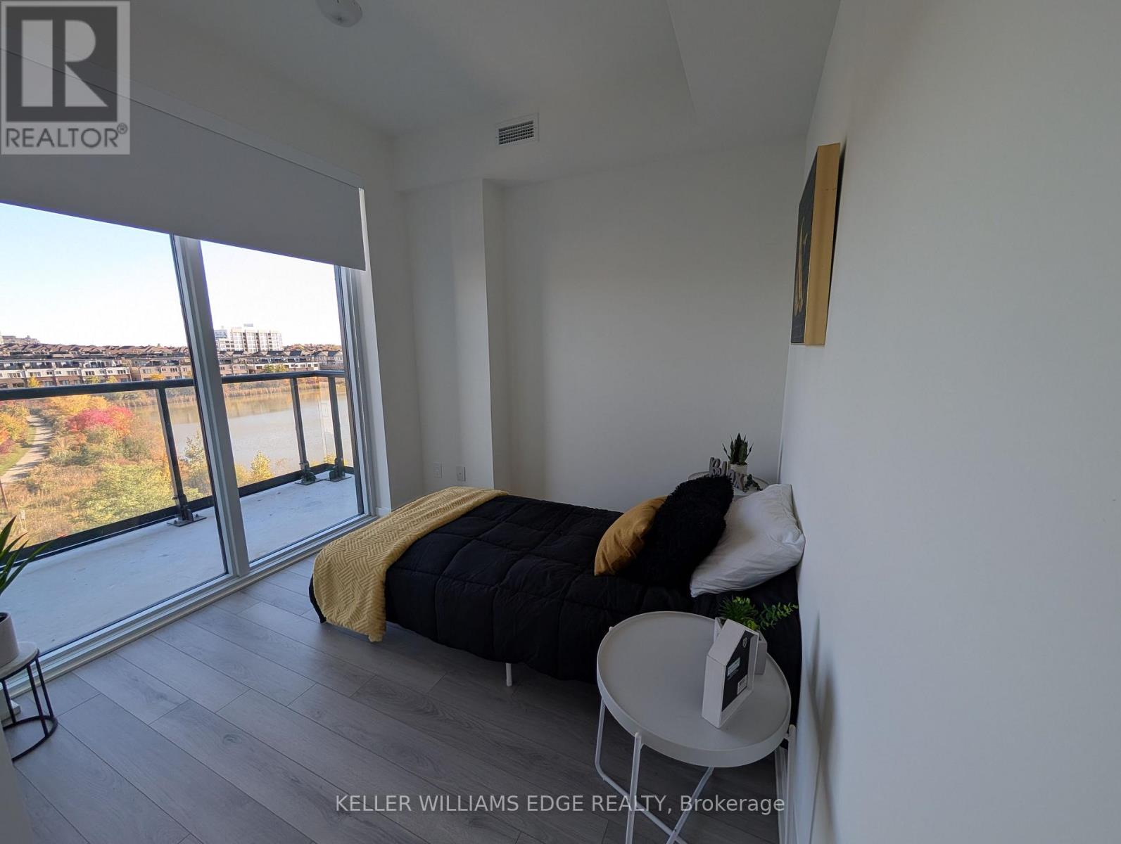 510 - 3079 Trafalgar Road, Oakville, Ontario  L6H 7B9 - Photo 4 - W12479630