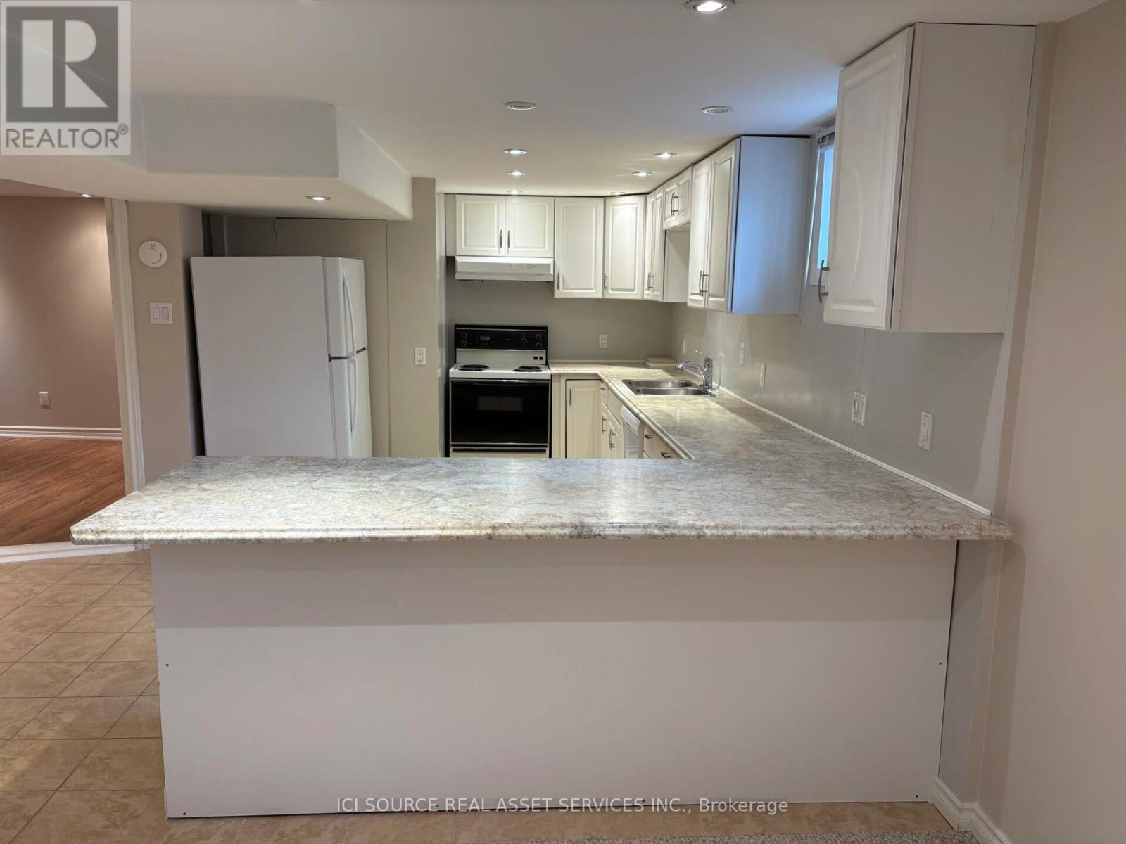 B - 474 Arnhem Drive, Oshawa, Ontario  L1G 2J5 - Photo 2 - E12536100