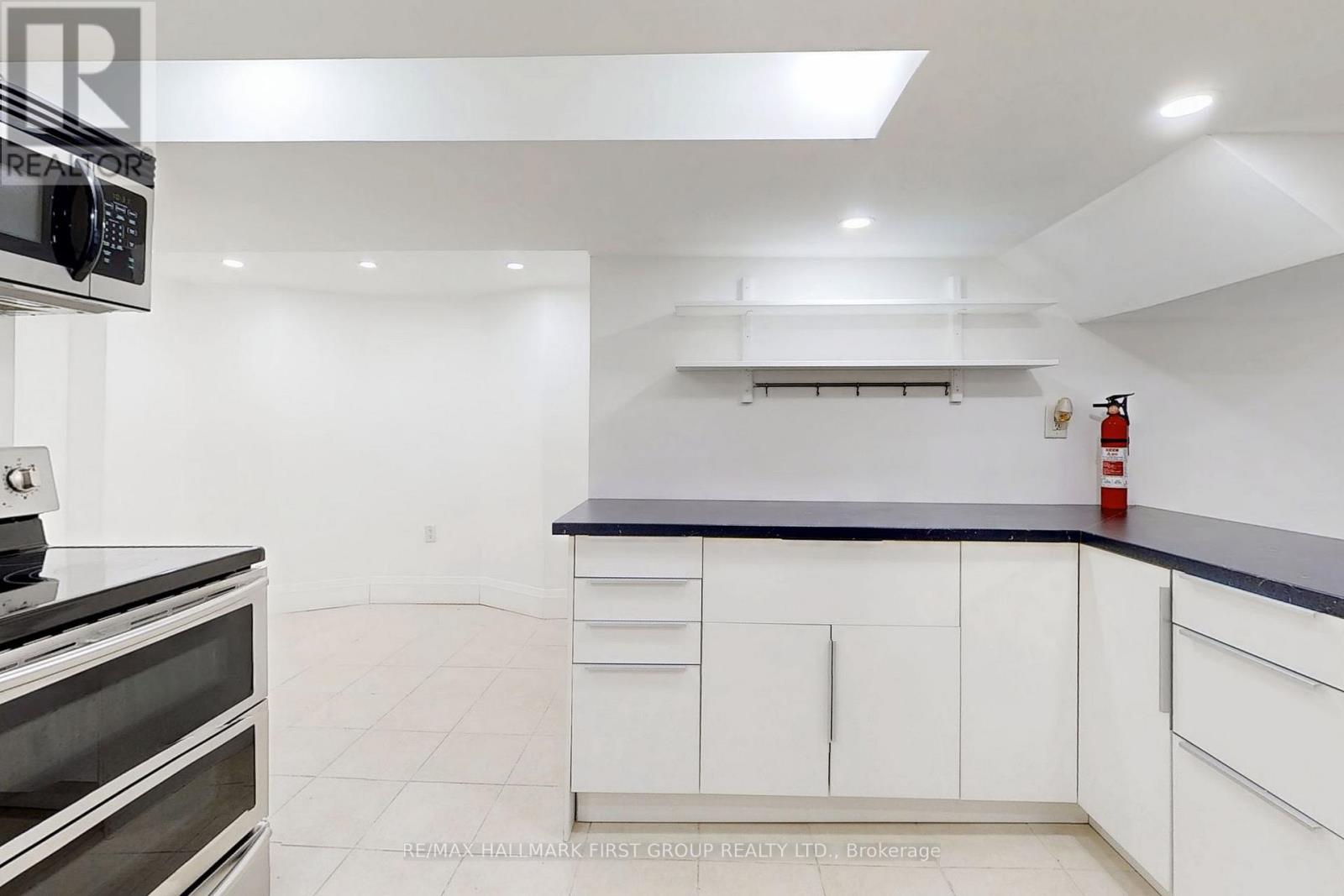 1 Bramwell Drive, Ajax, Ontario  L1S 5L1 - Photo 11 - E12536174