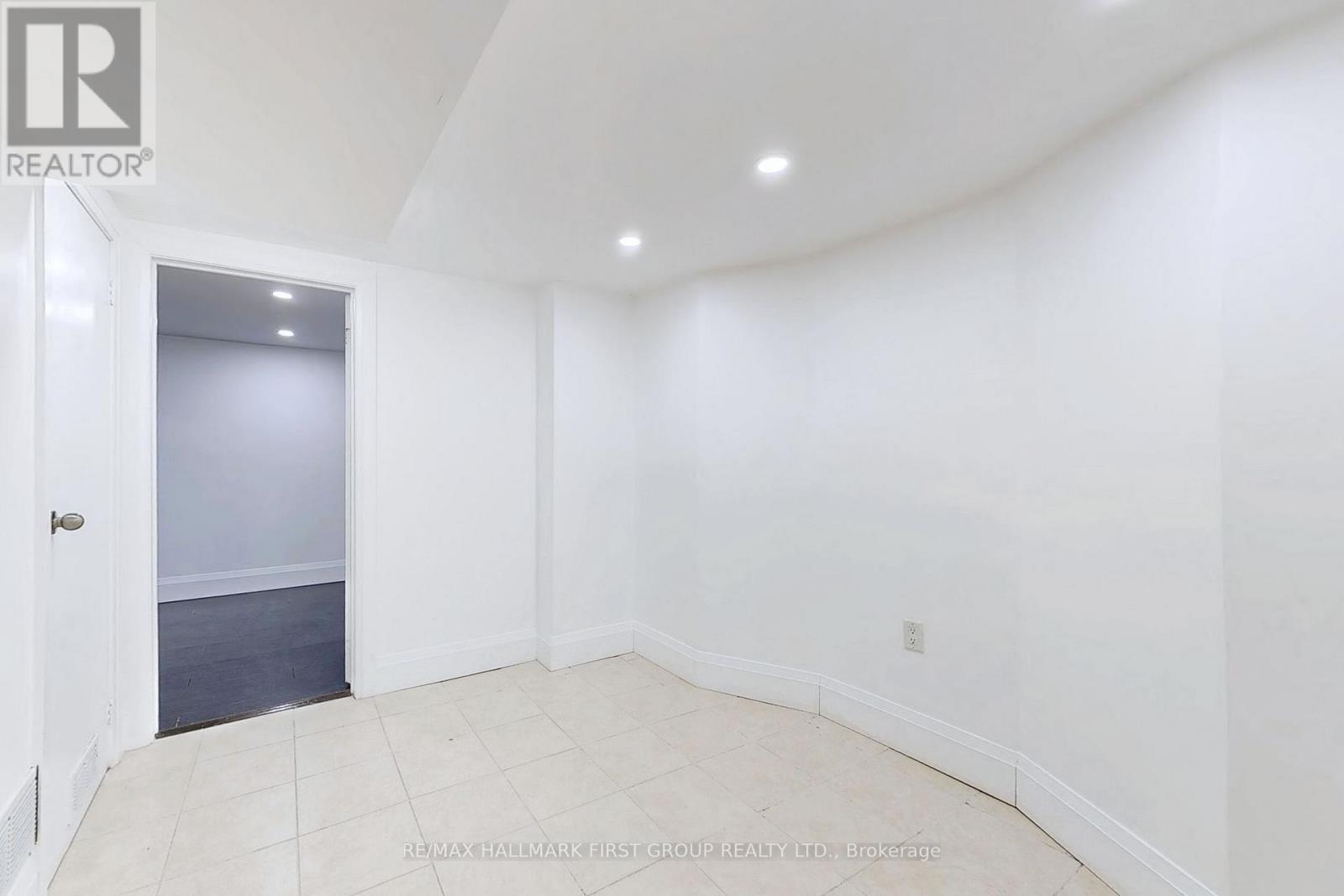 1 Bramwell Drive, Ajax, Ontario  L1S 5L1 - Photo 12 - E12536174