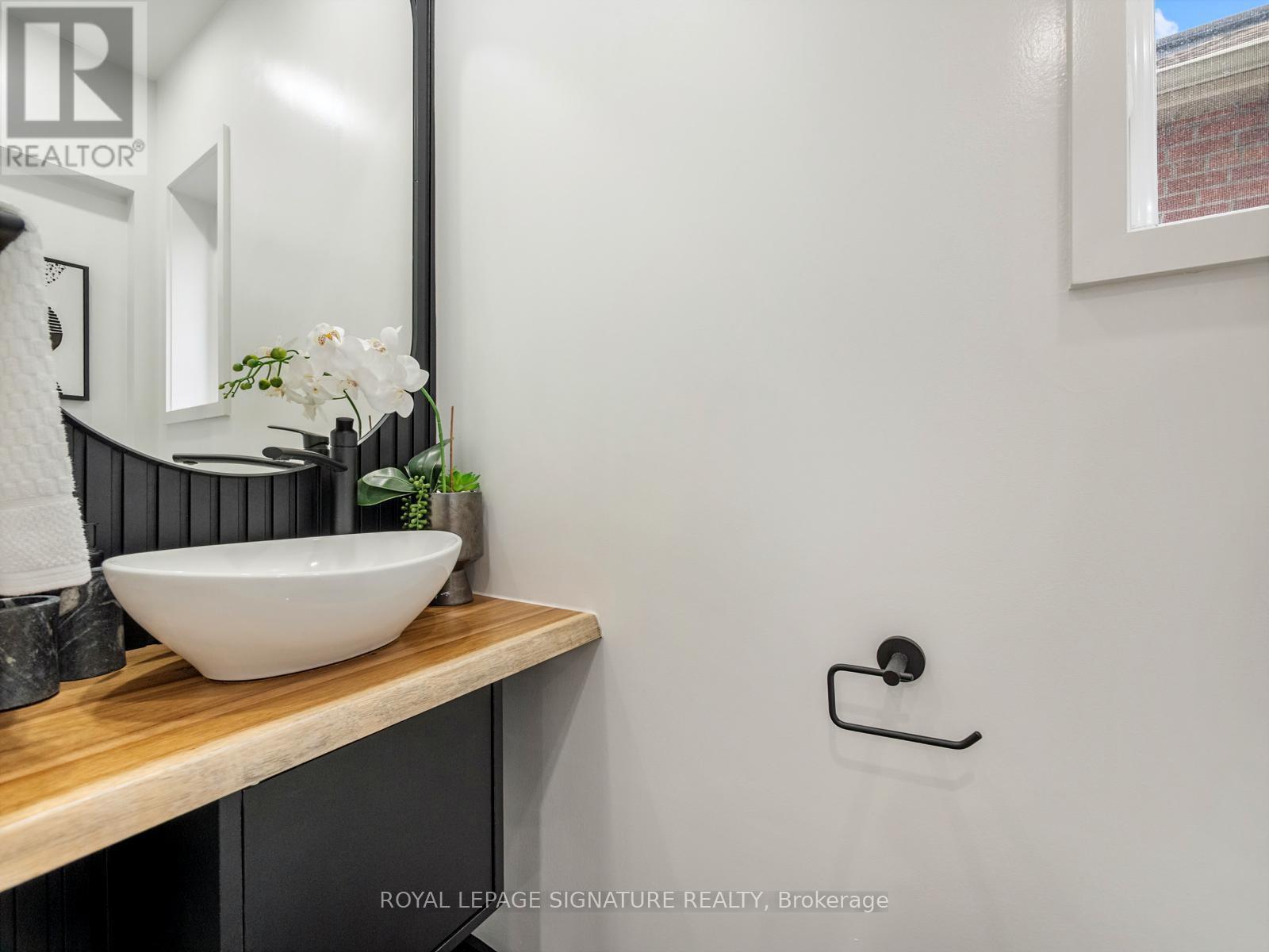 186 Oak Park Avenue, Toronto, Ontario  M4C 4M8 - Photo 18 - E12536218